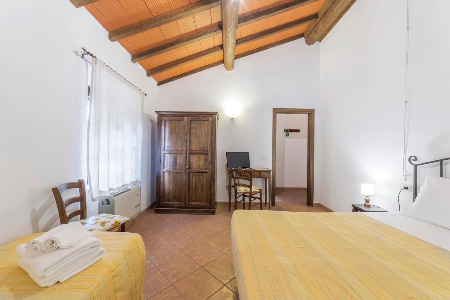 Triple Room with Private Bathroom photo 2