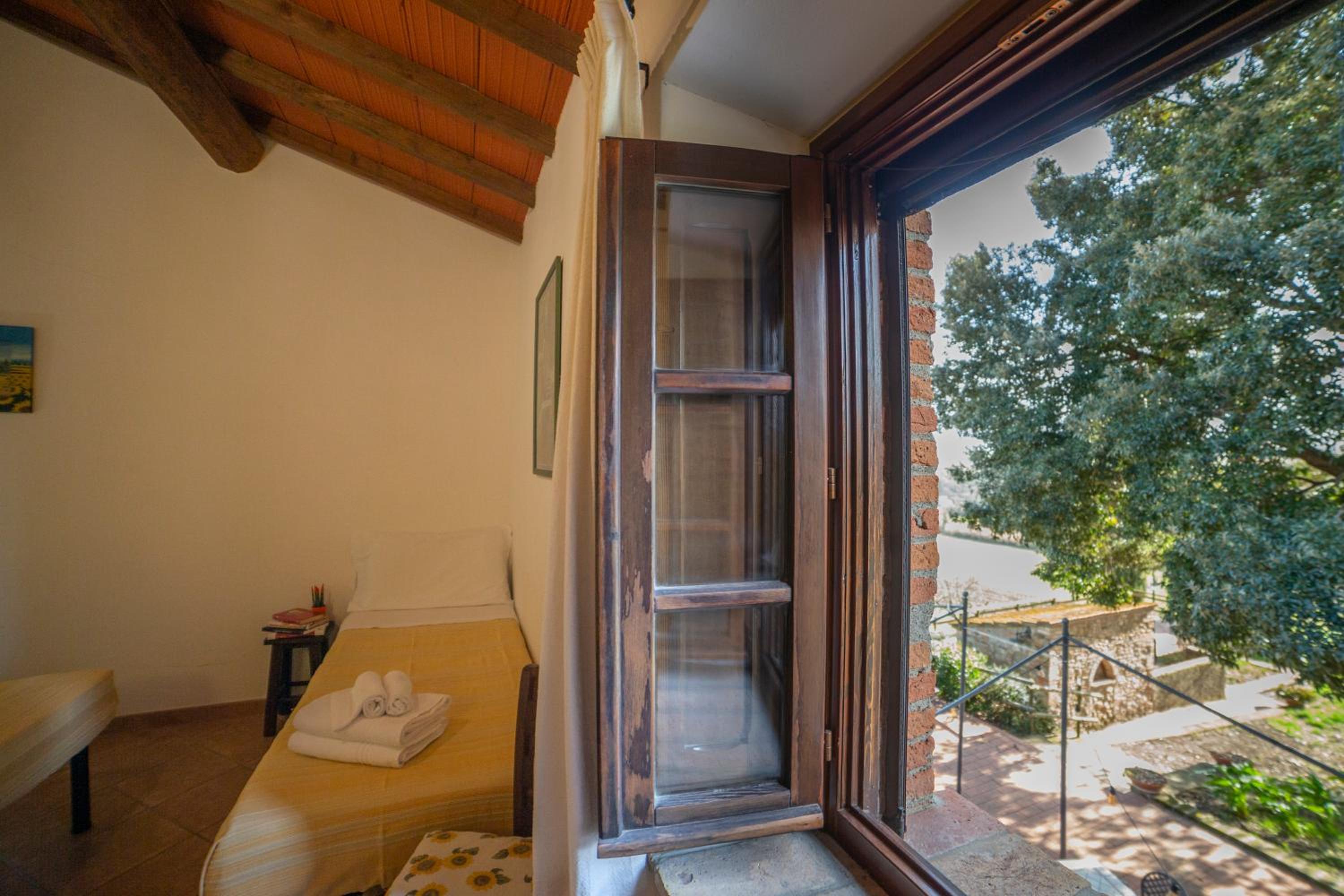 Triple Room with Private Bathroom photo 3