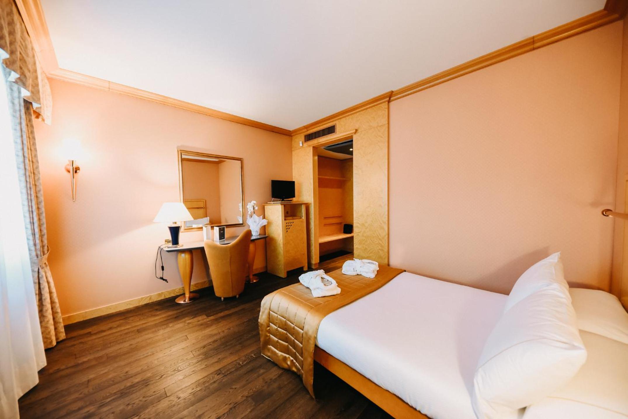 Superior Double Room - Photo 7