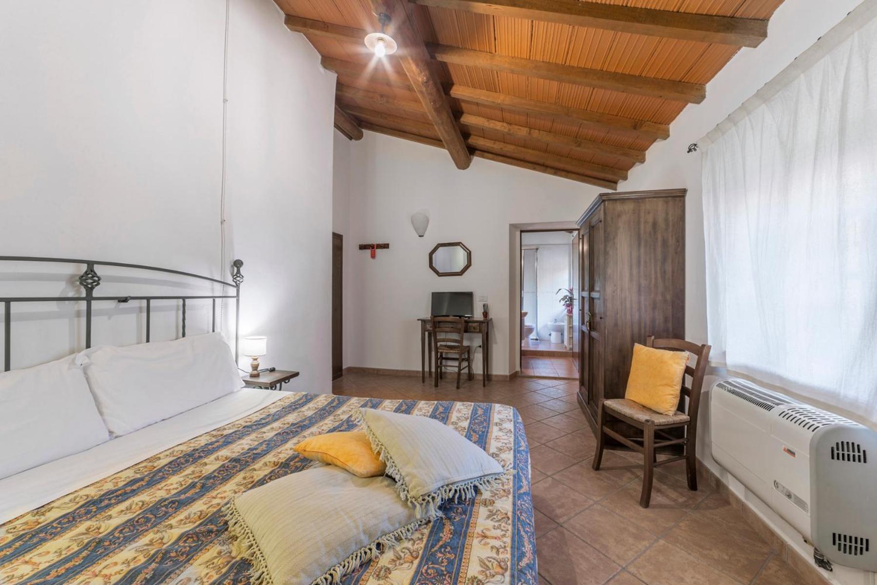 Quadruple Room with Private Bathroom photo 1