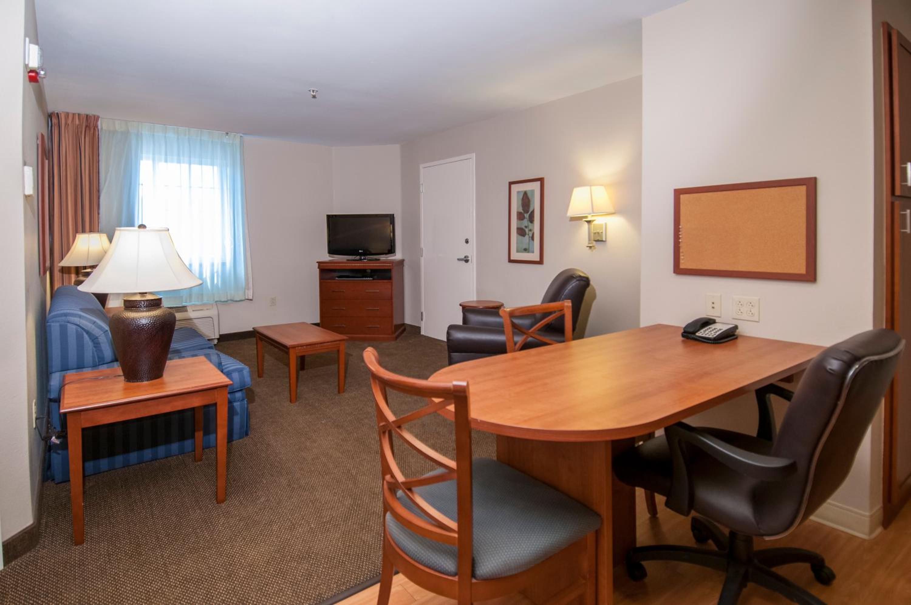 One-Bedroom King Suite photo 3