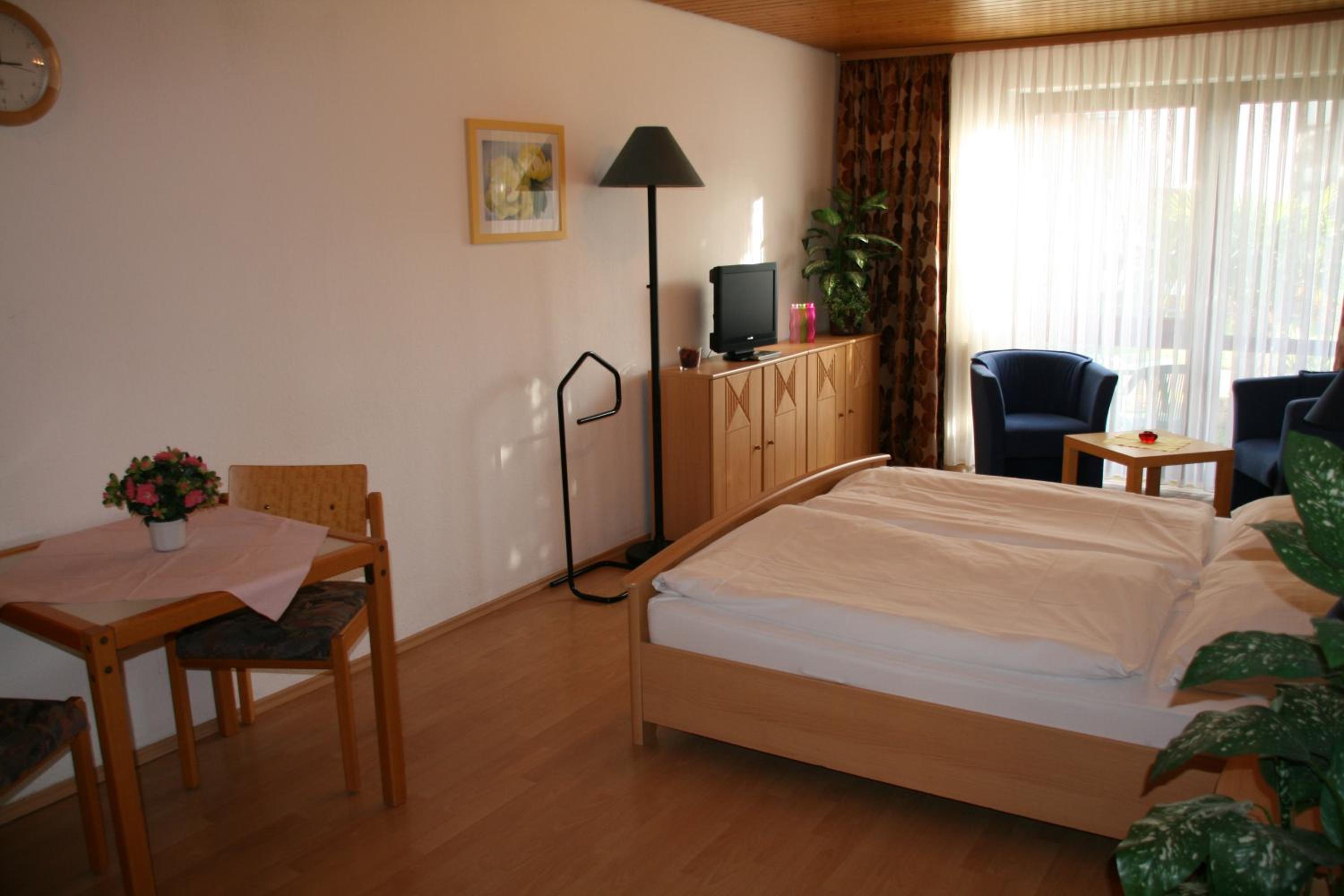 Studio Apartment photo 2