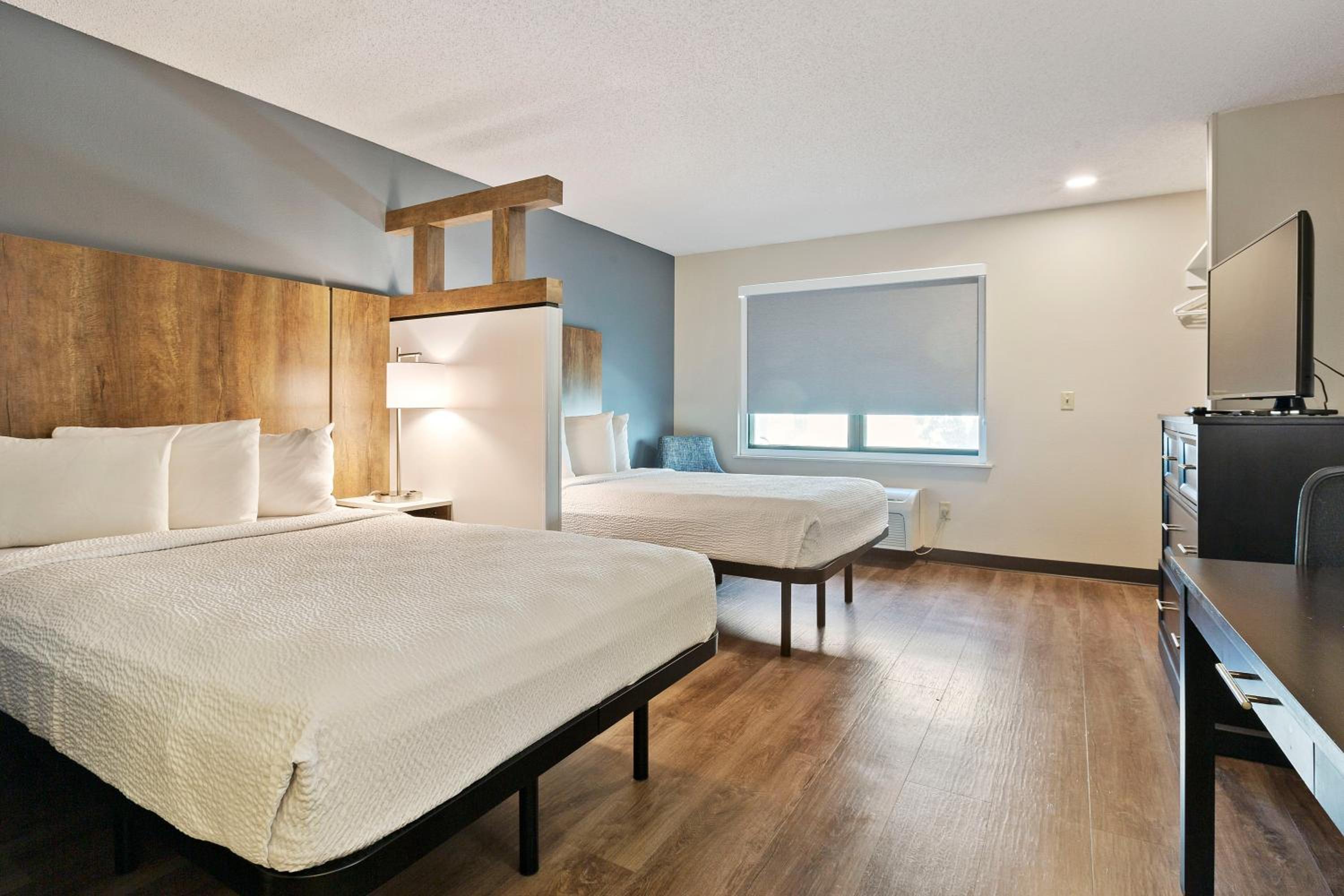 Superior Studio with 2 Double Beds - Non-Smoking - Photo 6