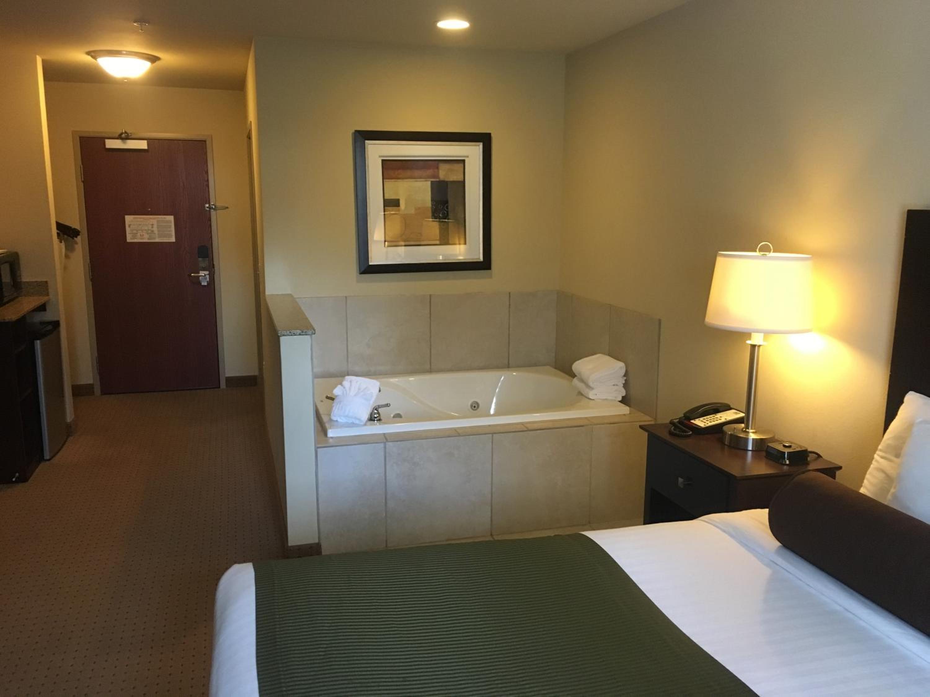 King Room with Spa Bath photo 2