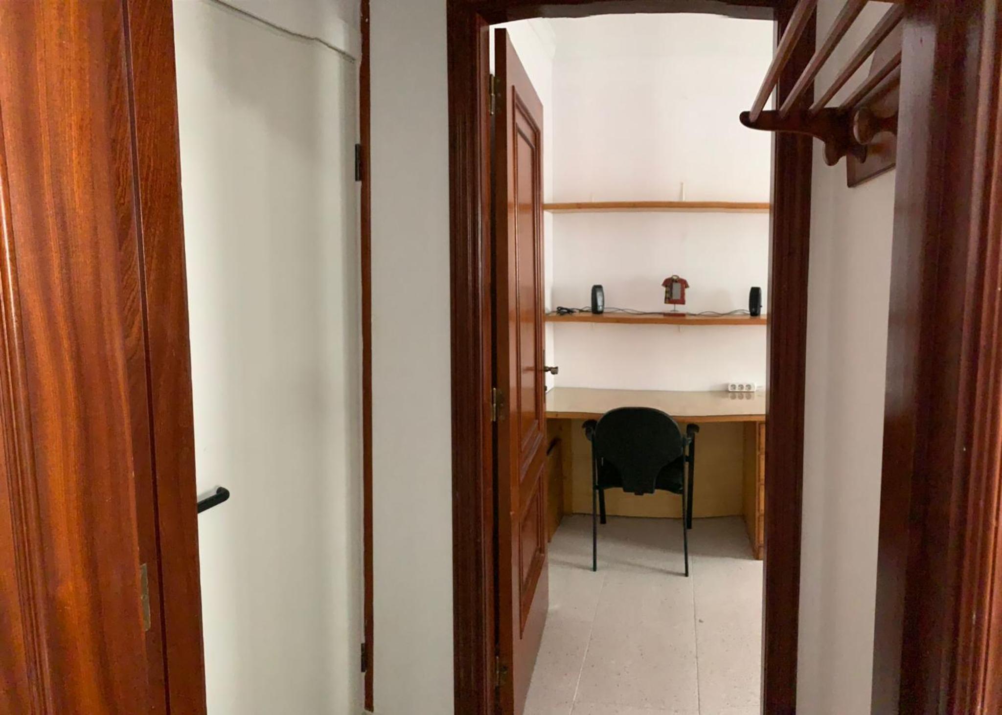 One-Bedroom Apartment - Photo 5