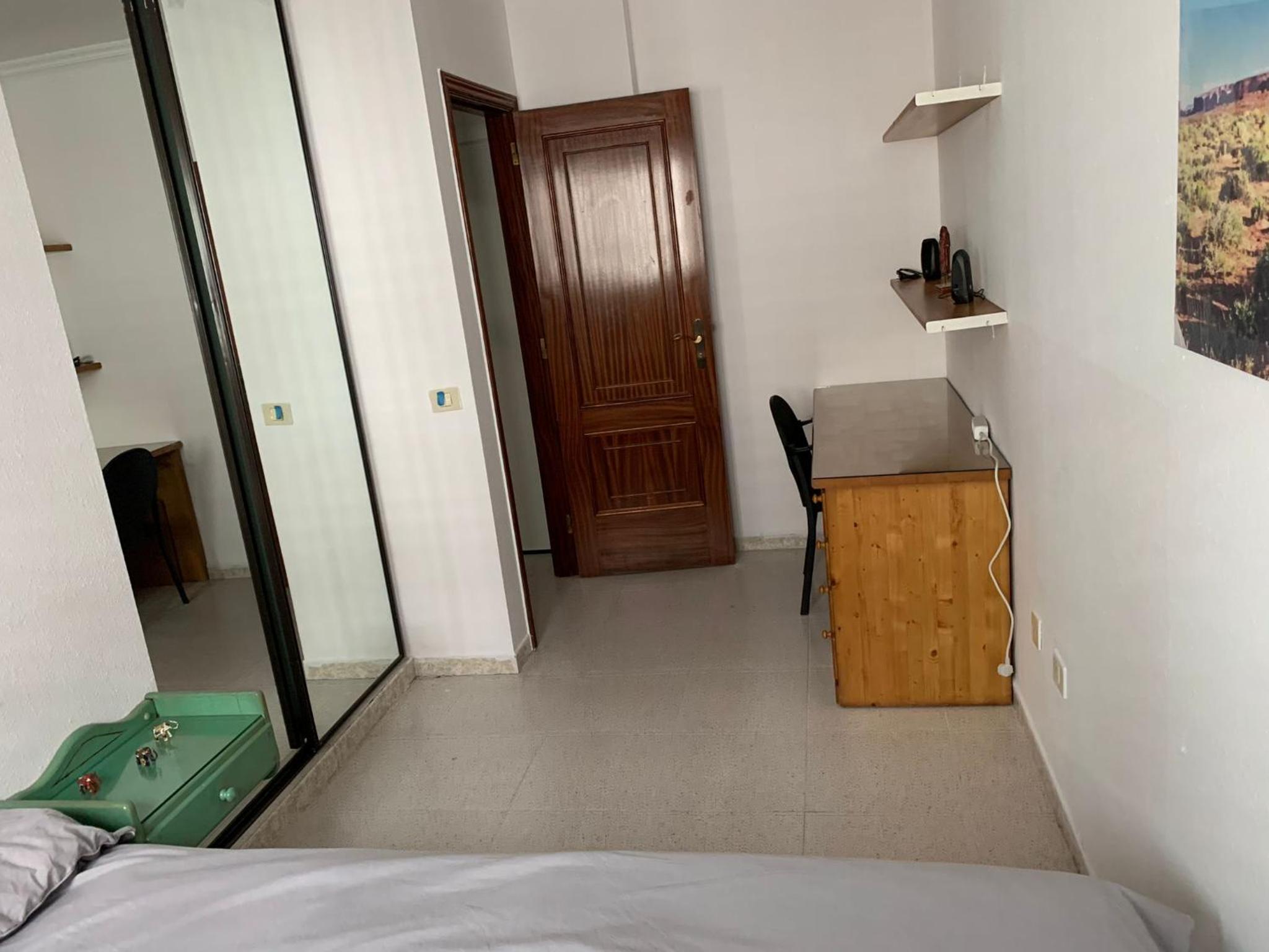 One-Bedroom Apartment - Photo 8
