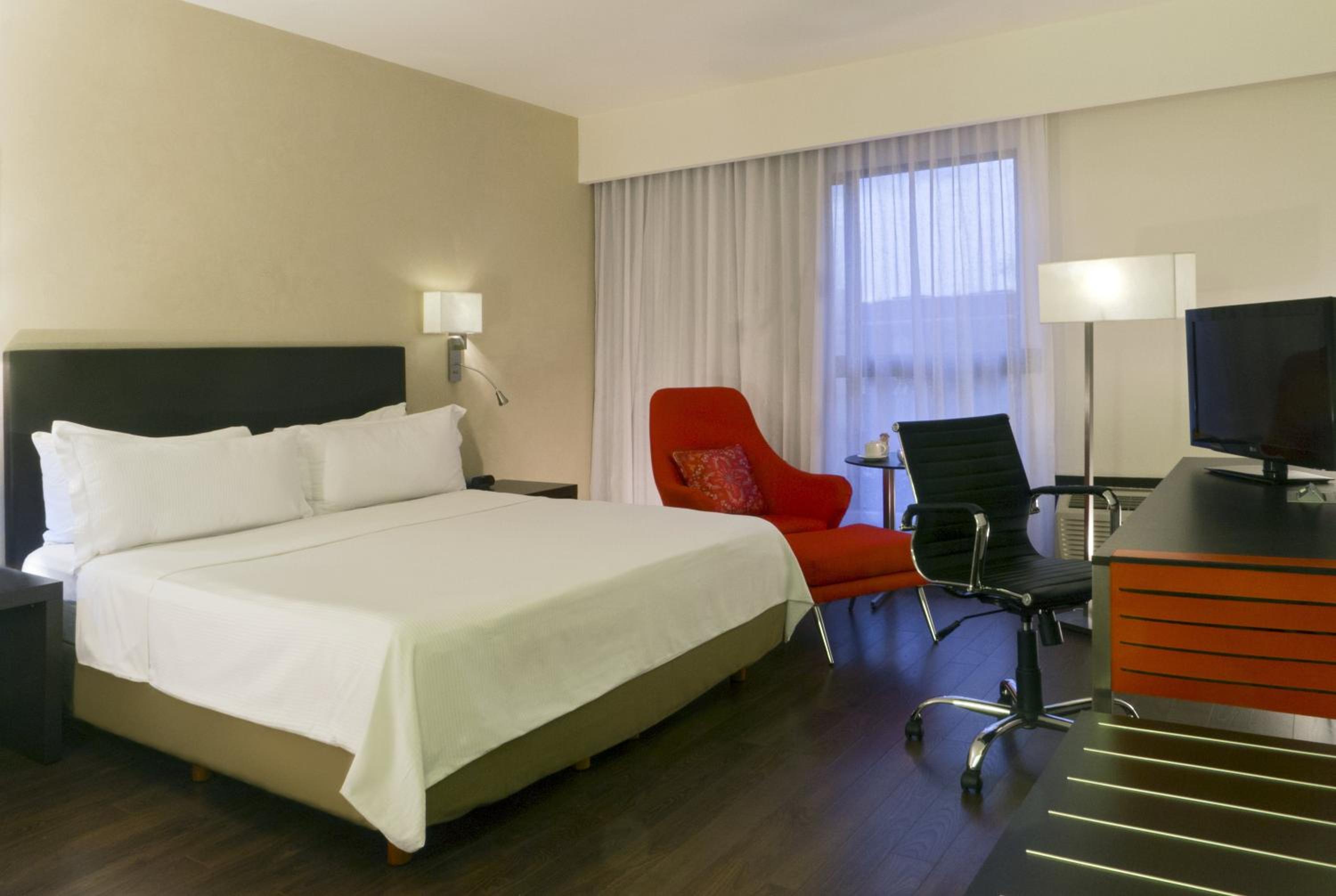 Superior King Room - Photo 1