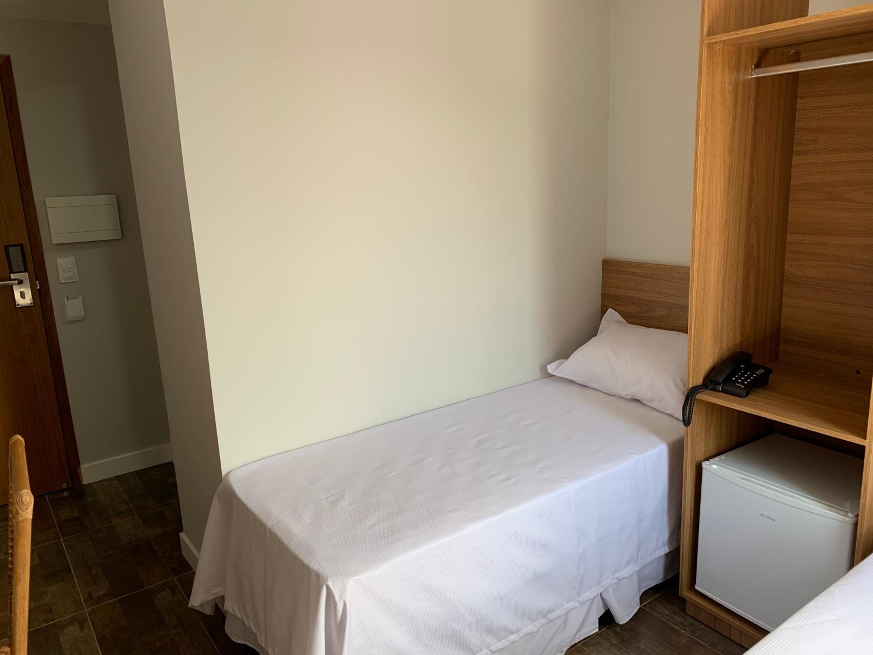 Double or Twin Room photo 3