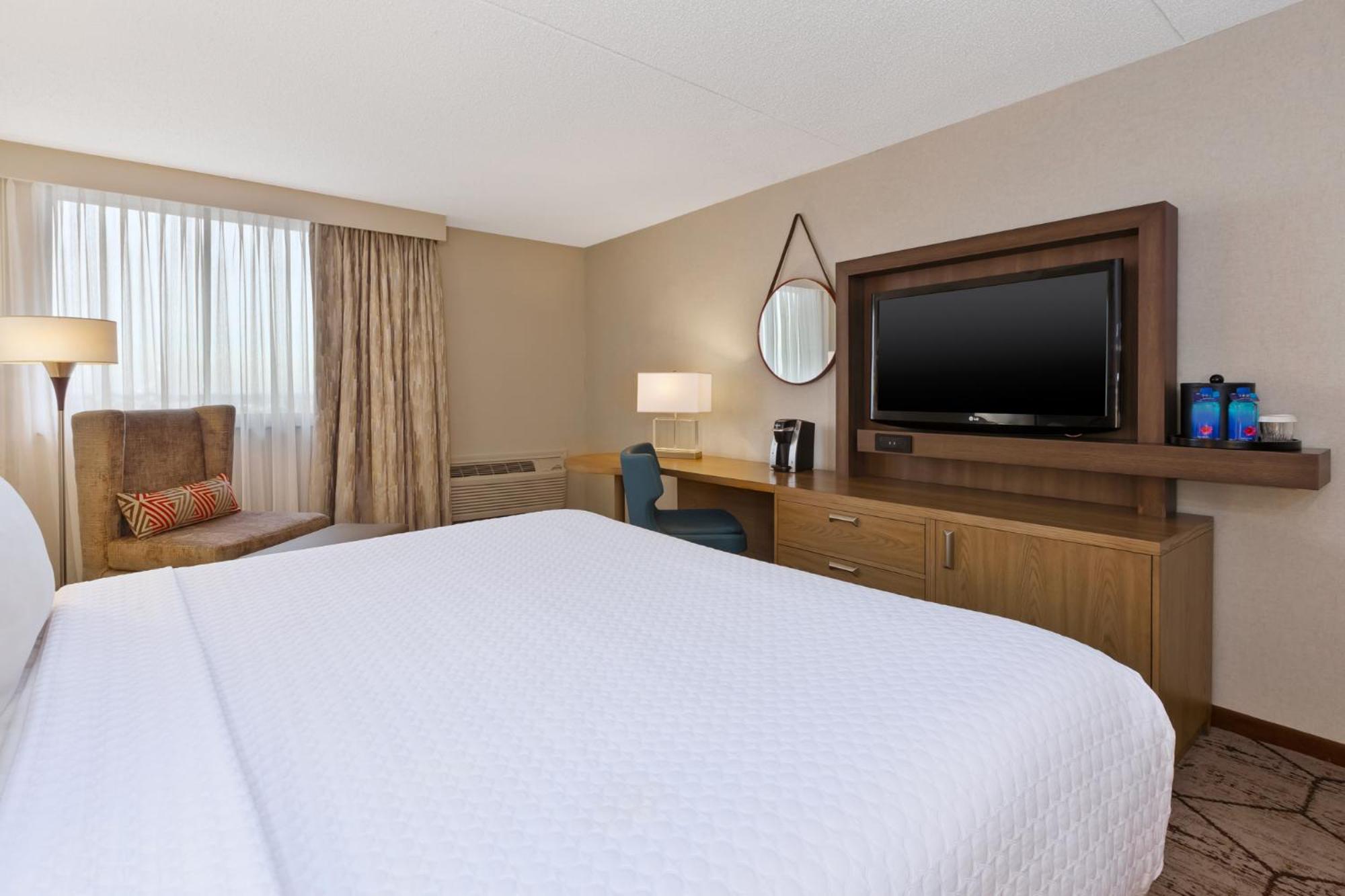 Standard King Room - Photo 3