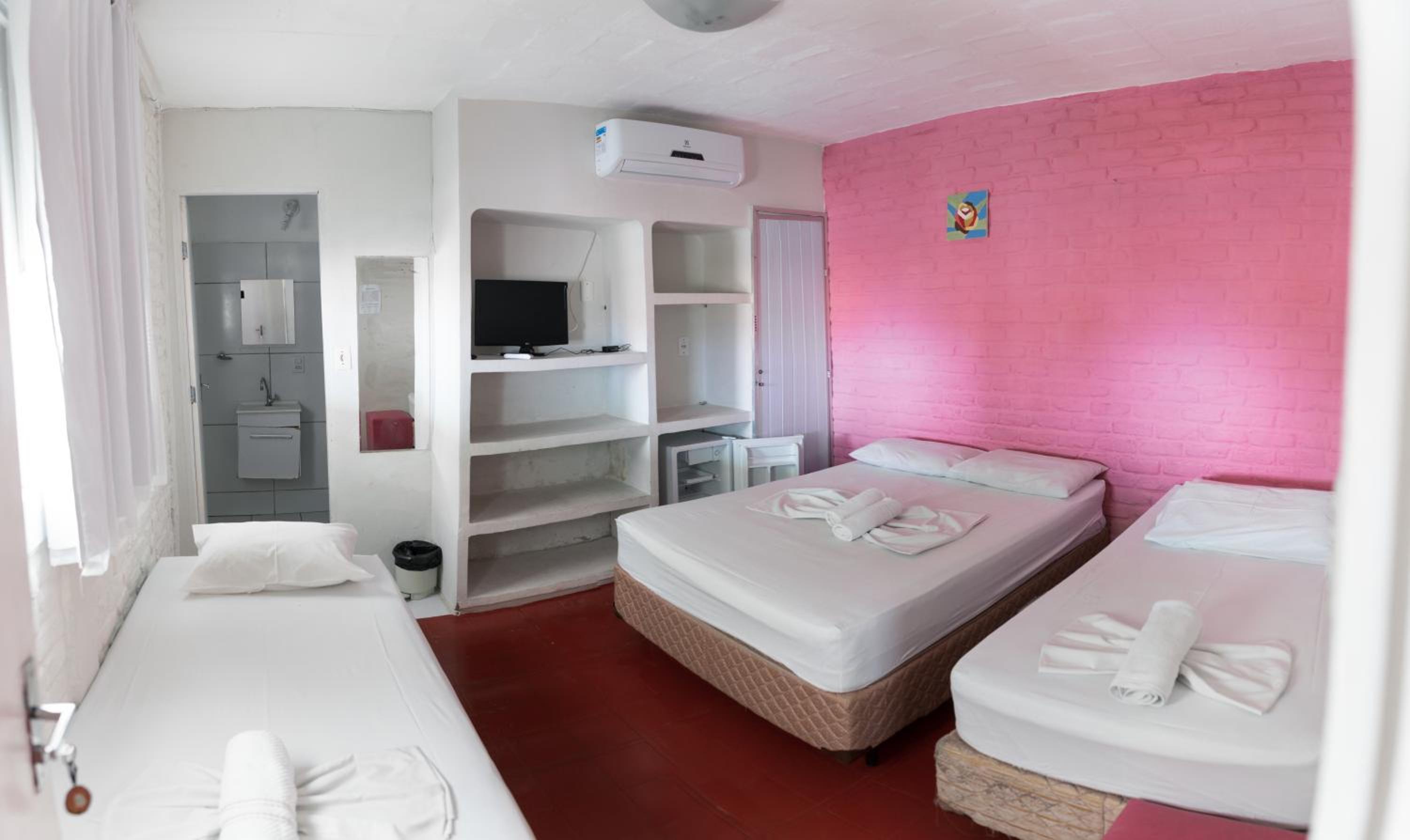 Quadruple Room - Photo 11