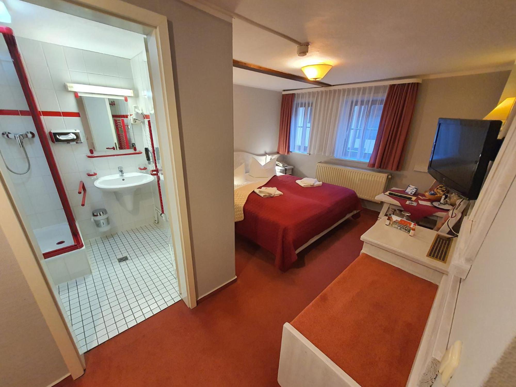 Small Double Room - Photo 4