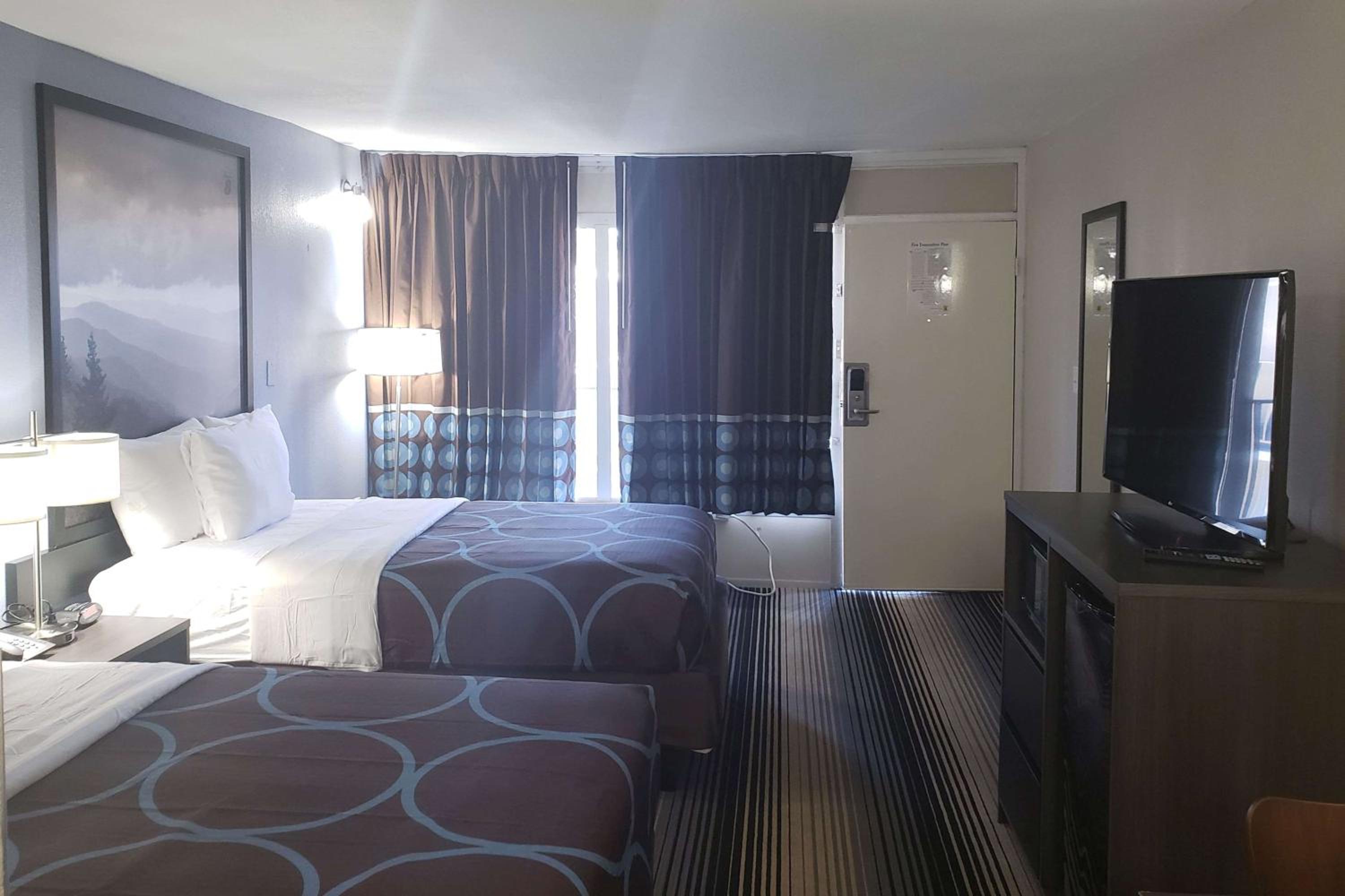 Double Room with Two Double Beds - Mobility Access/Non-Smoking - Photo 4