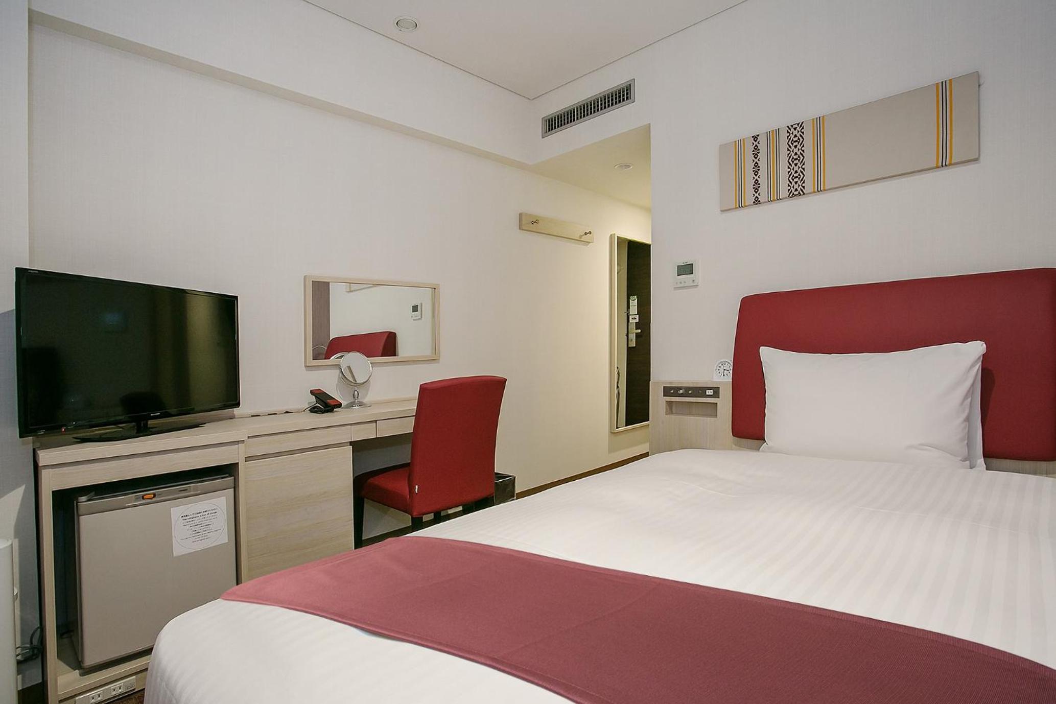 Double Room with Small Double Bed - Non-Smoking - Photo 4