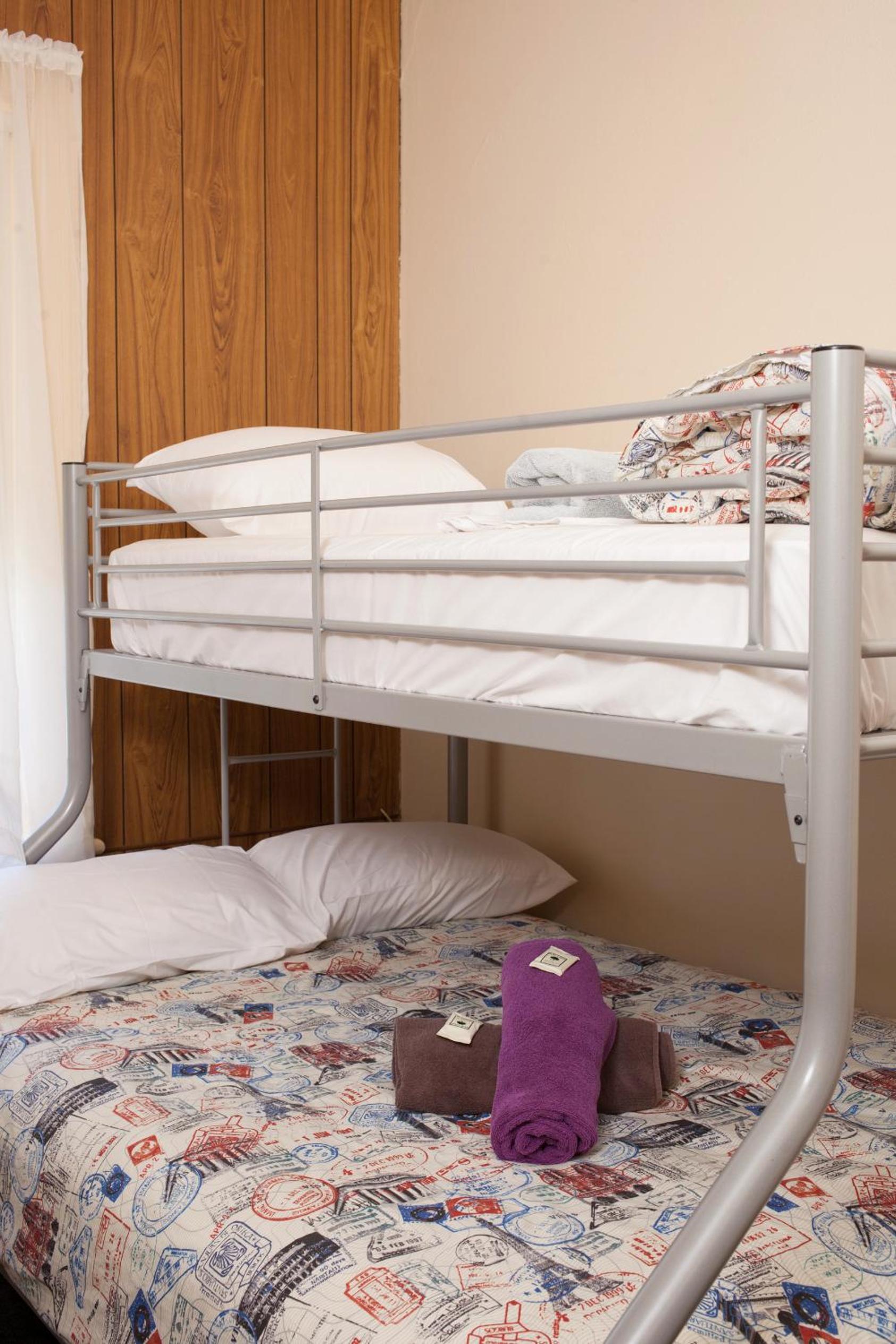 Triple Bunk room photo 2