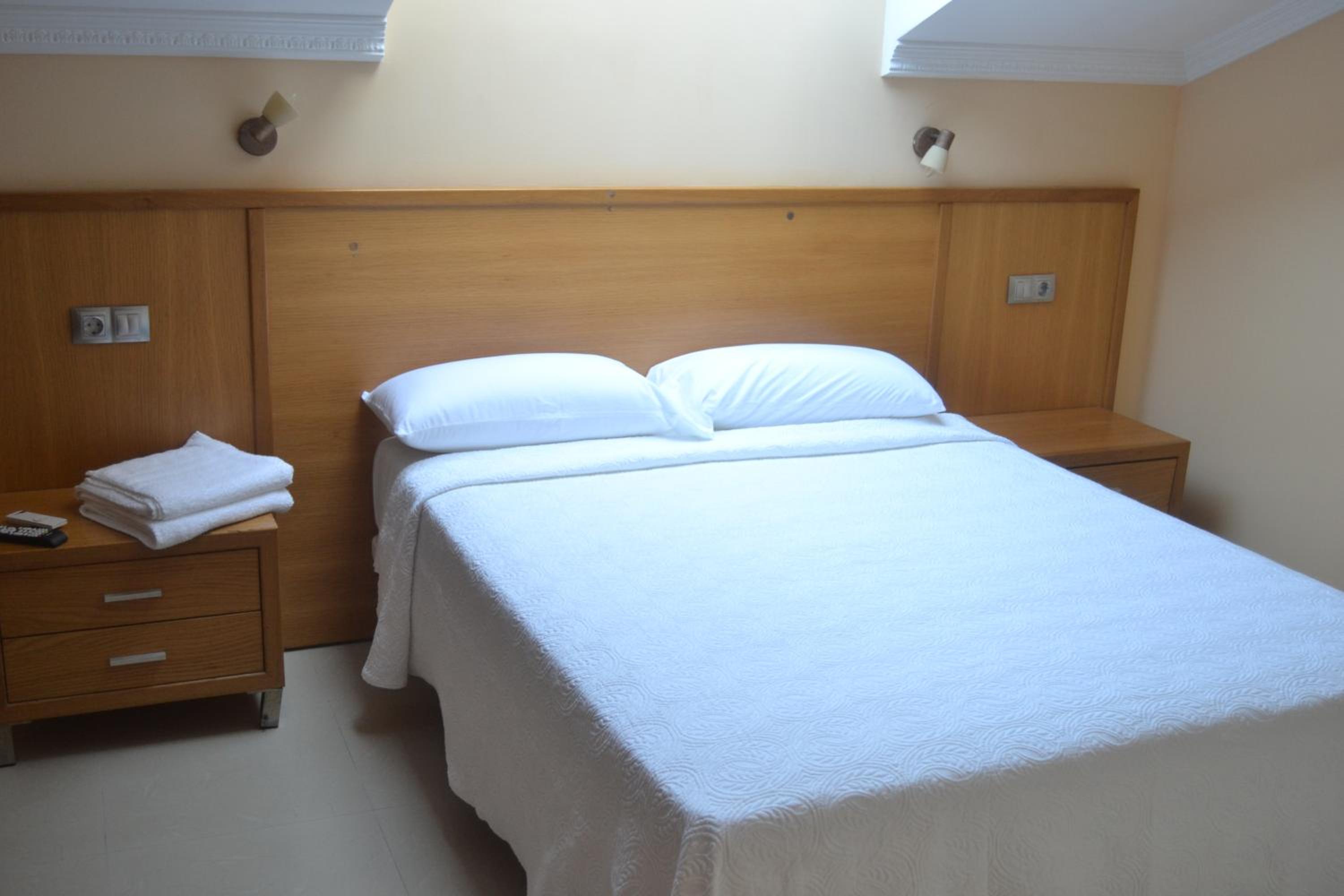 Queen Room - Photo 2