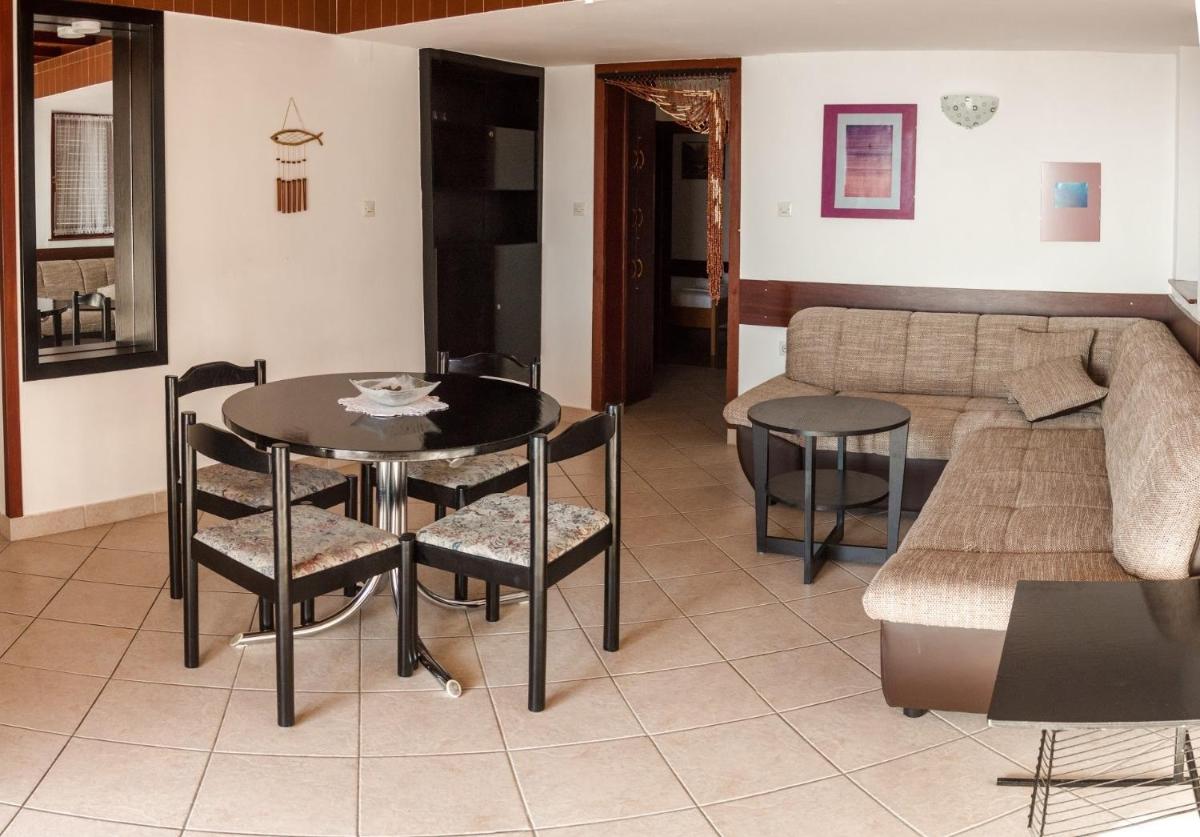 Apartment 1 photo 3