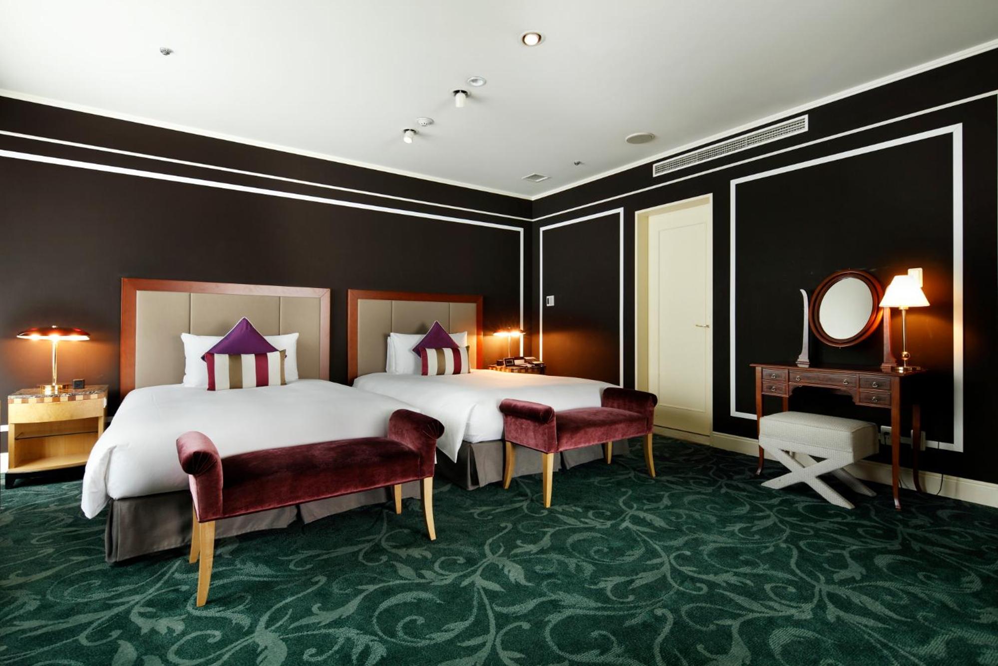 Junior Suite Twin Club Lounge Access - Non-Smoking photo 1