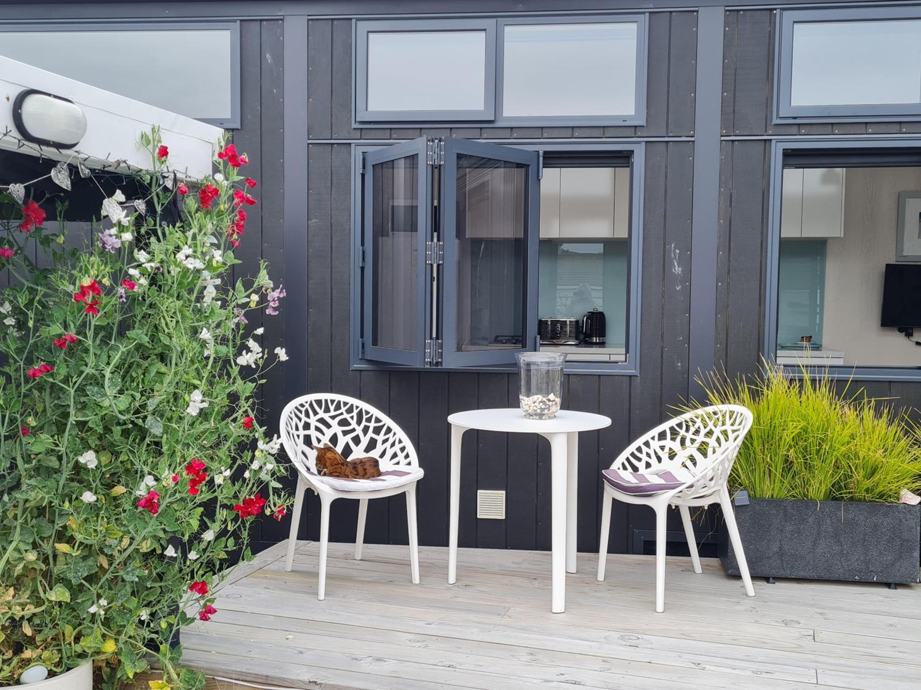 Apartment with Terrace - Photo 16
