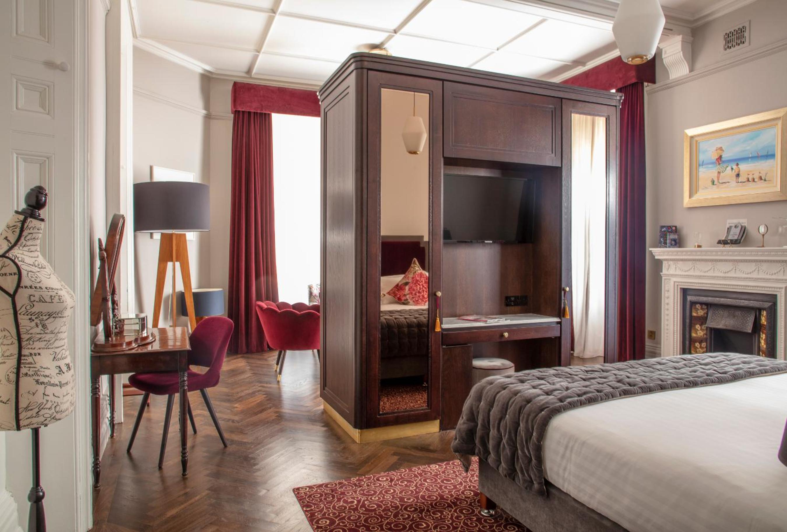 Deluxe King Suite