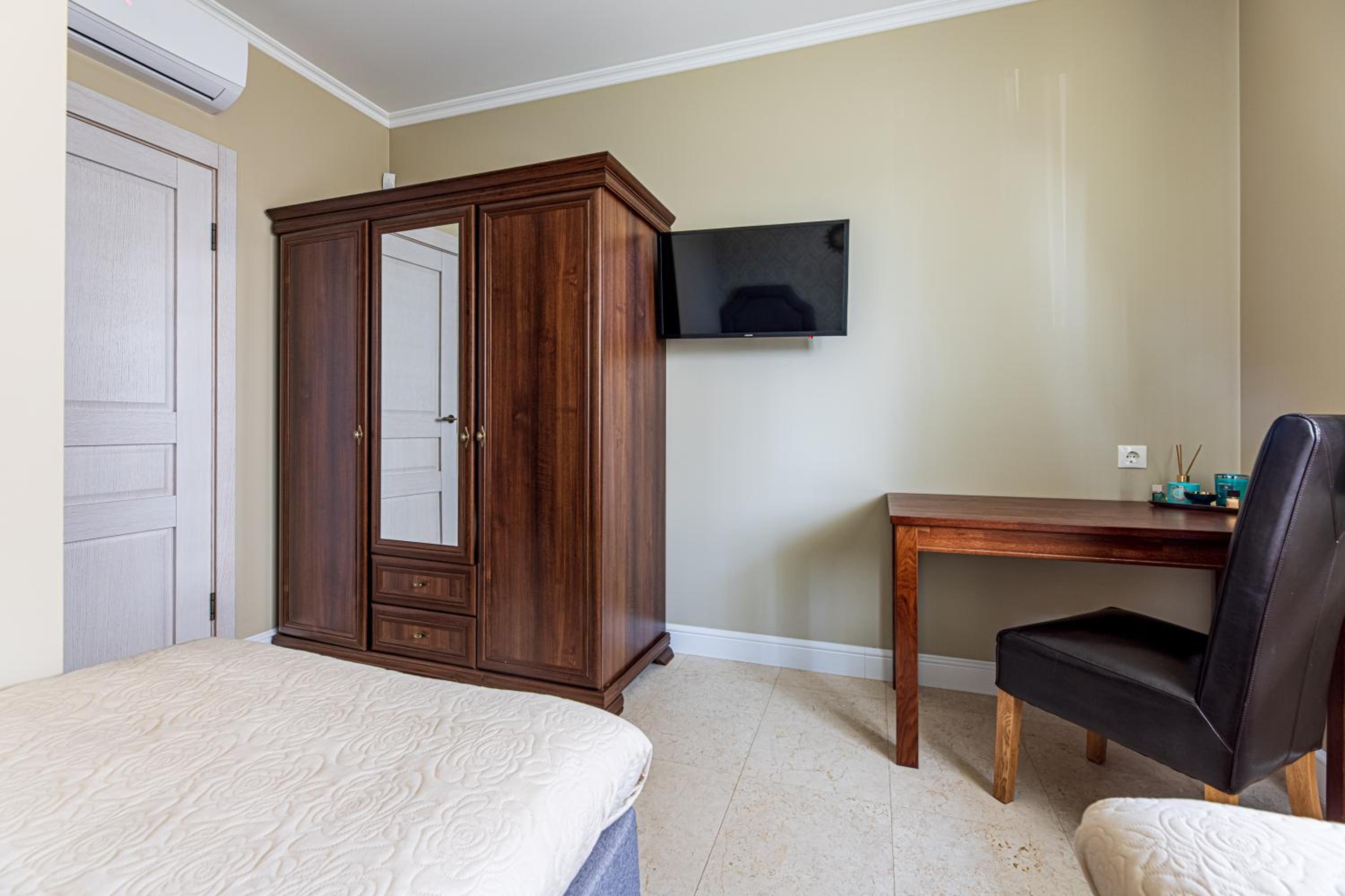 Two-Bedroom Apartment - Photo 9
