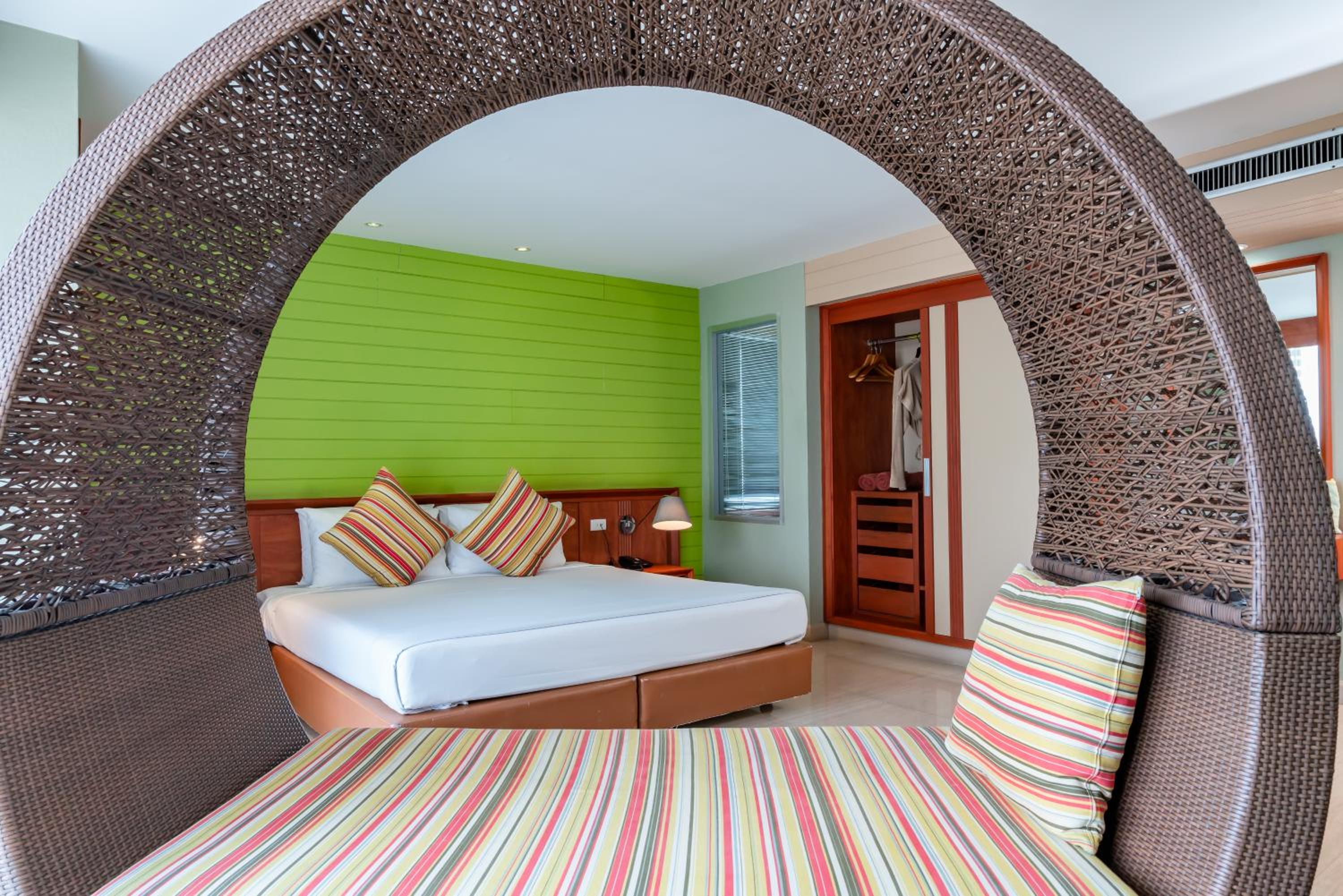 Suite - Photo 3