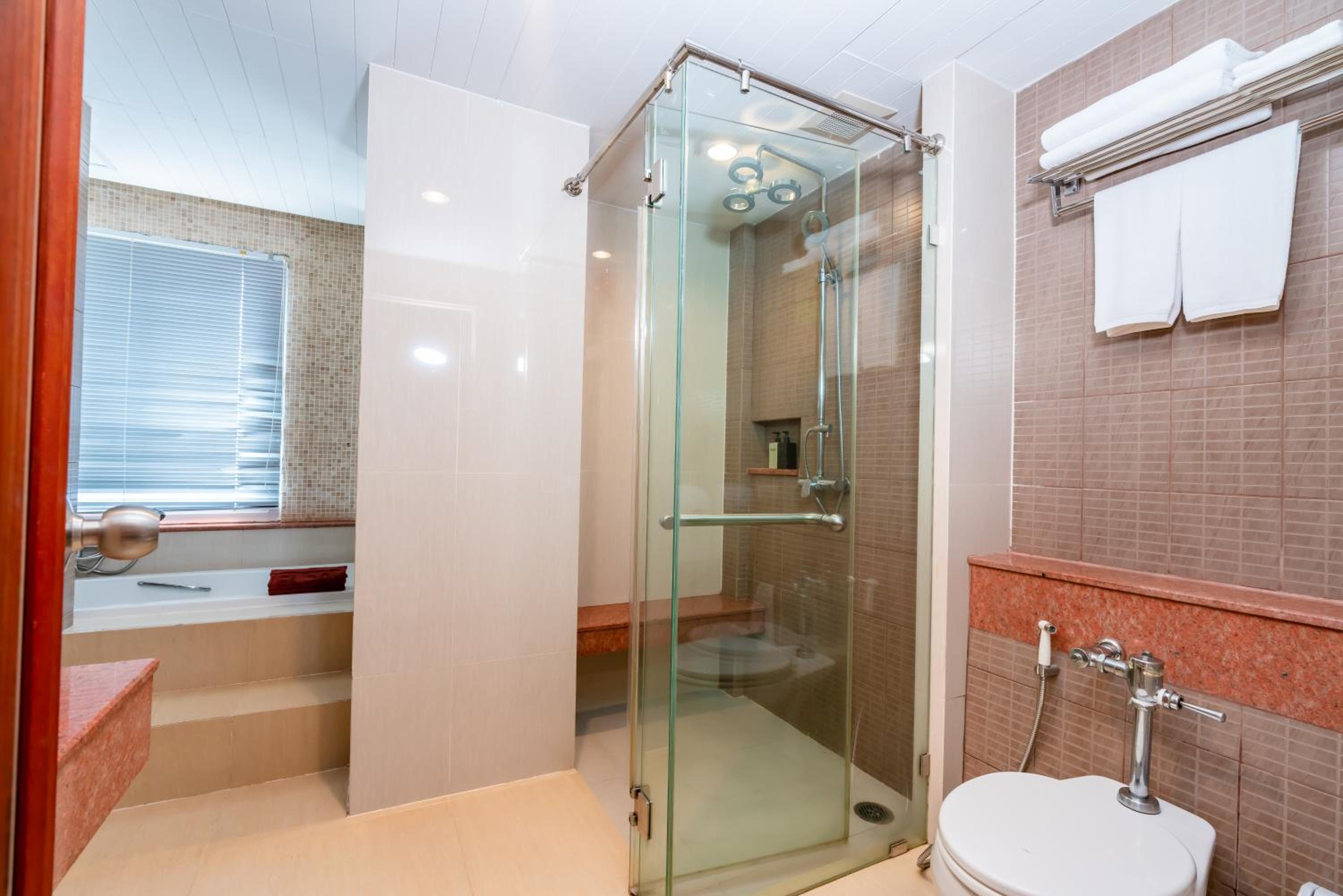 Suite - Photo 6