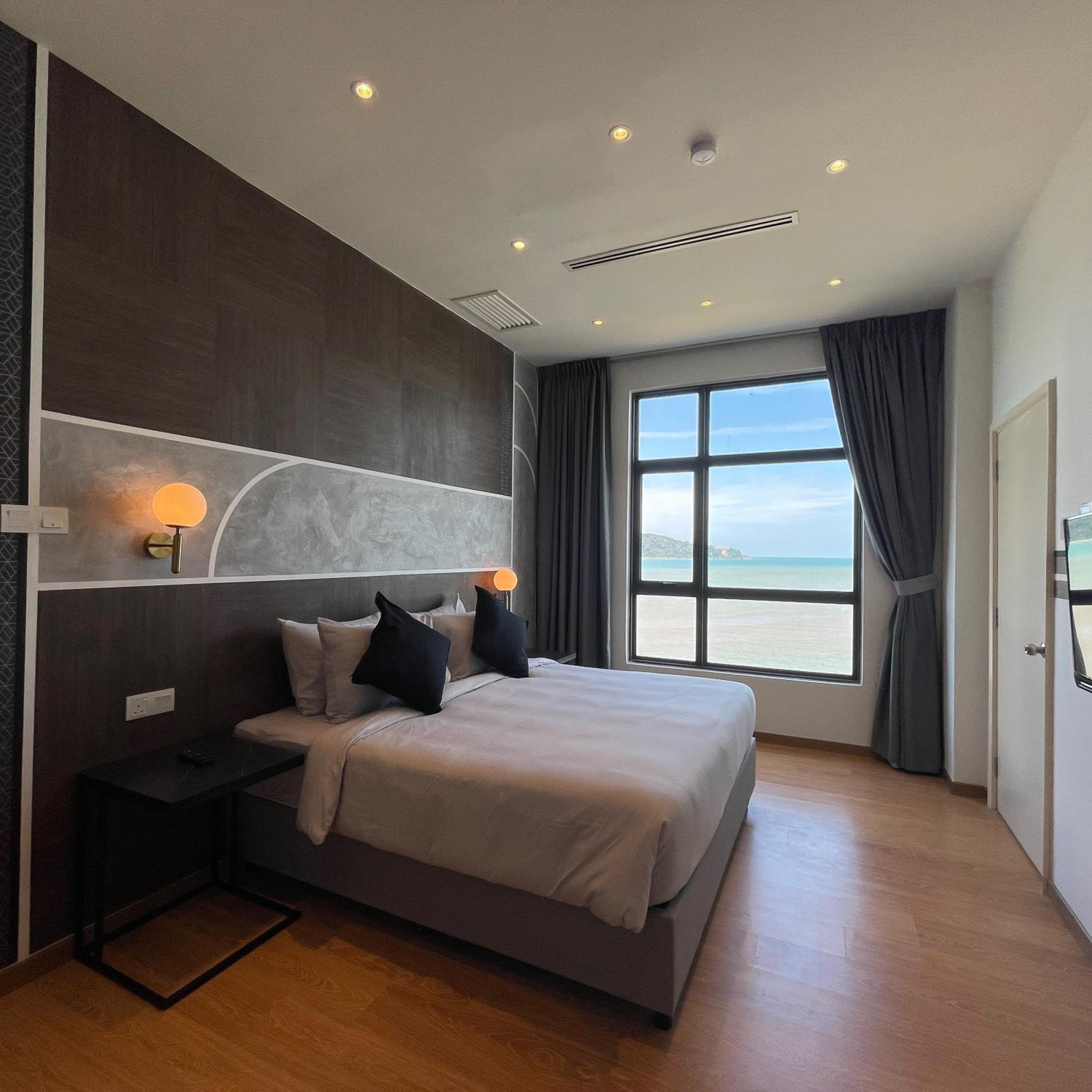 Premier Ocean View Suite 