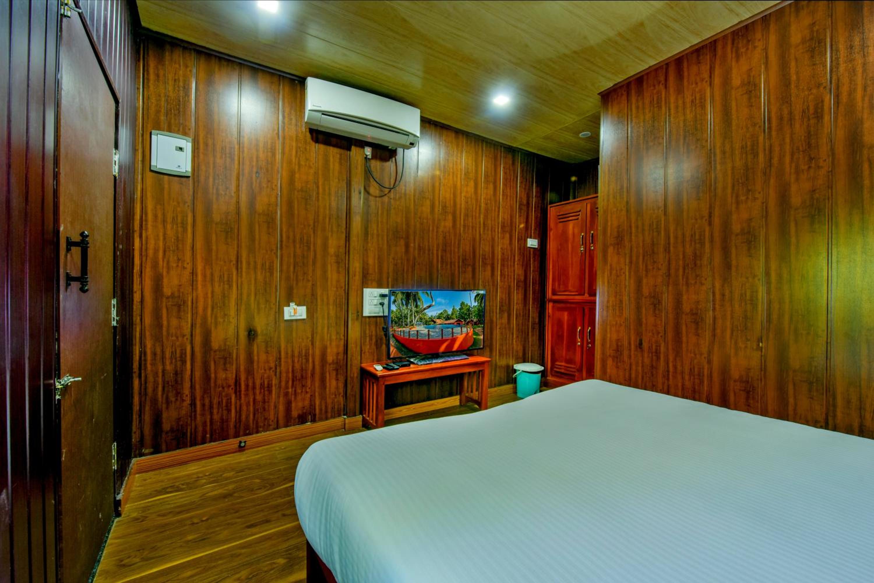 Bamboo Lake View Cottage - Photo 12