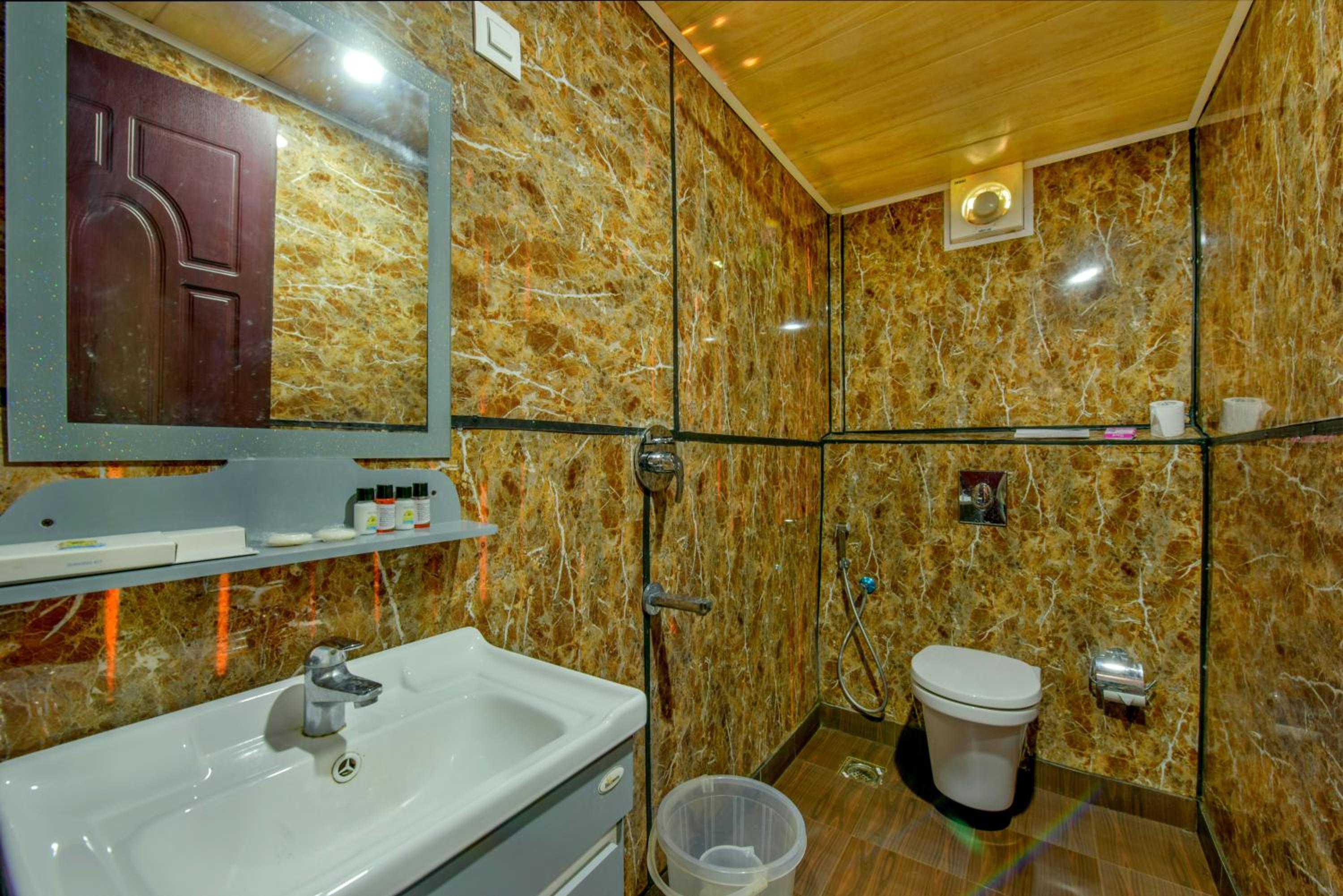 Bamboo Lake View Cottage - Photo 8