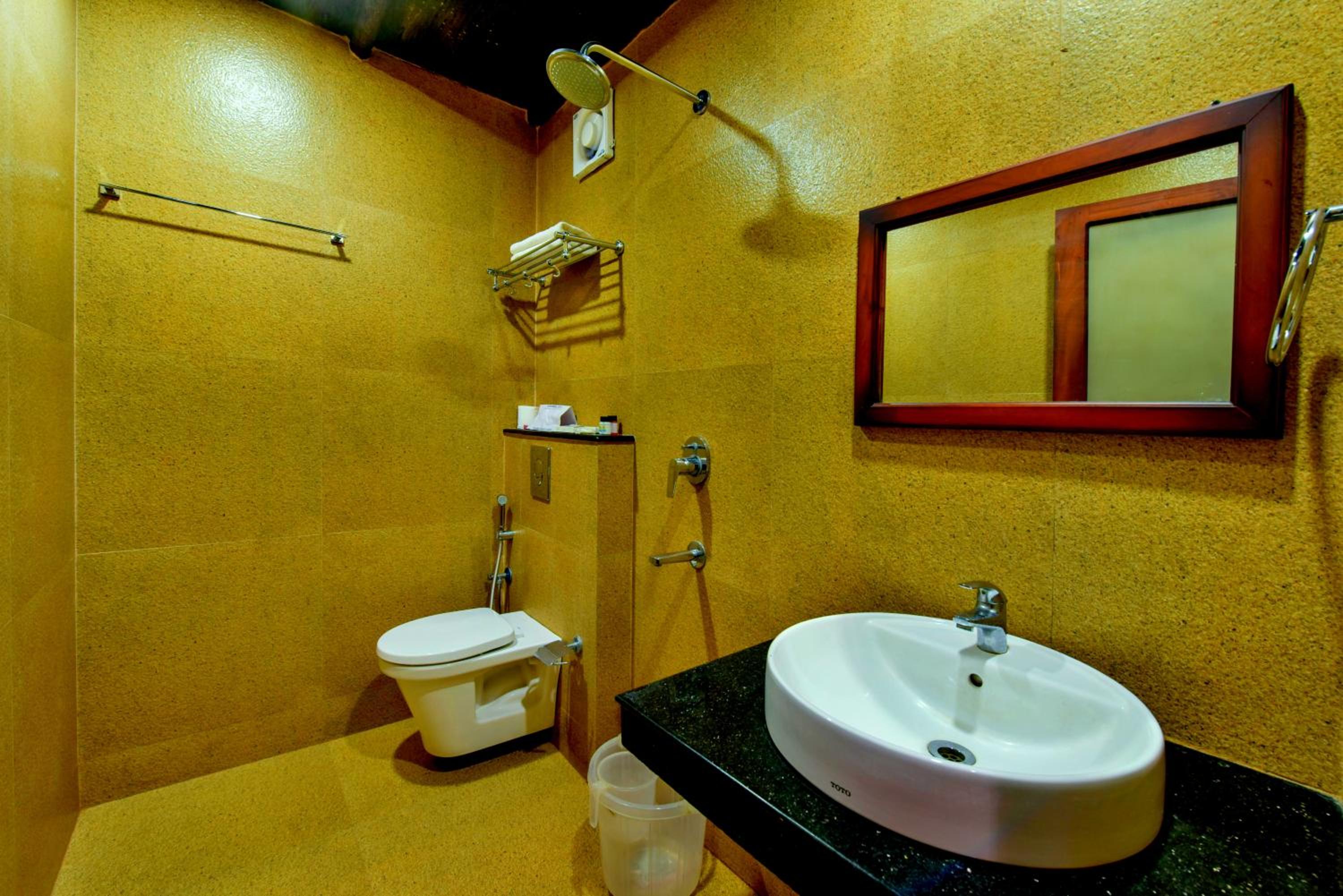 Water Scapes Deluxe Room - Photo 8