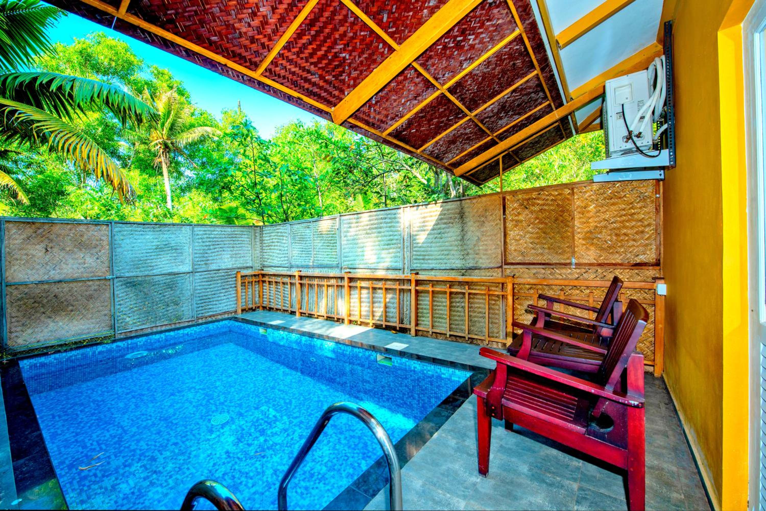 Water Scape Cottage with Private Pool - Photo 14