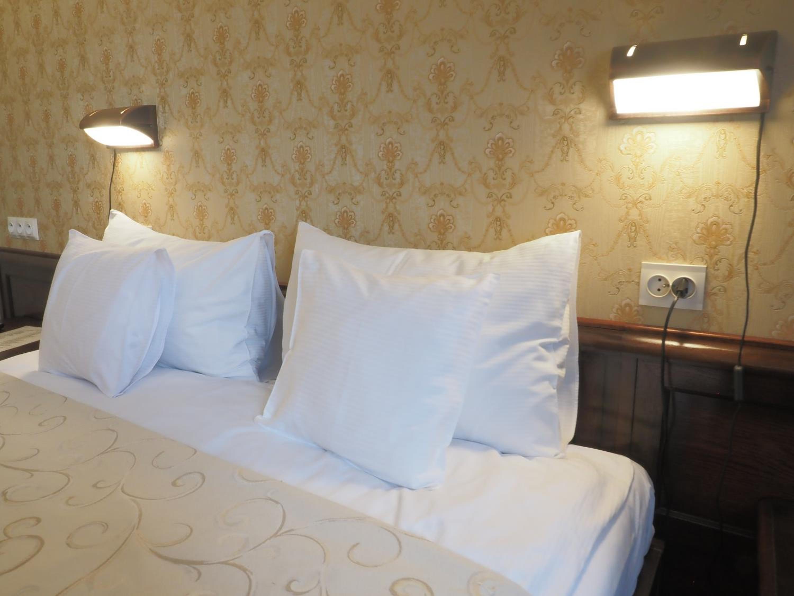 Double Room - Photo 6