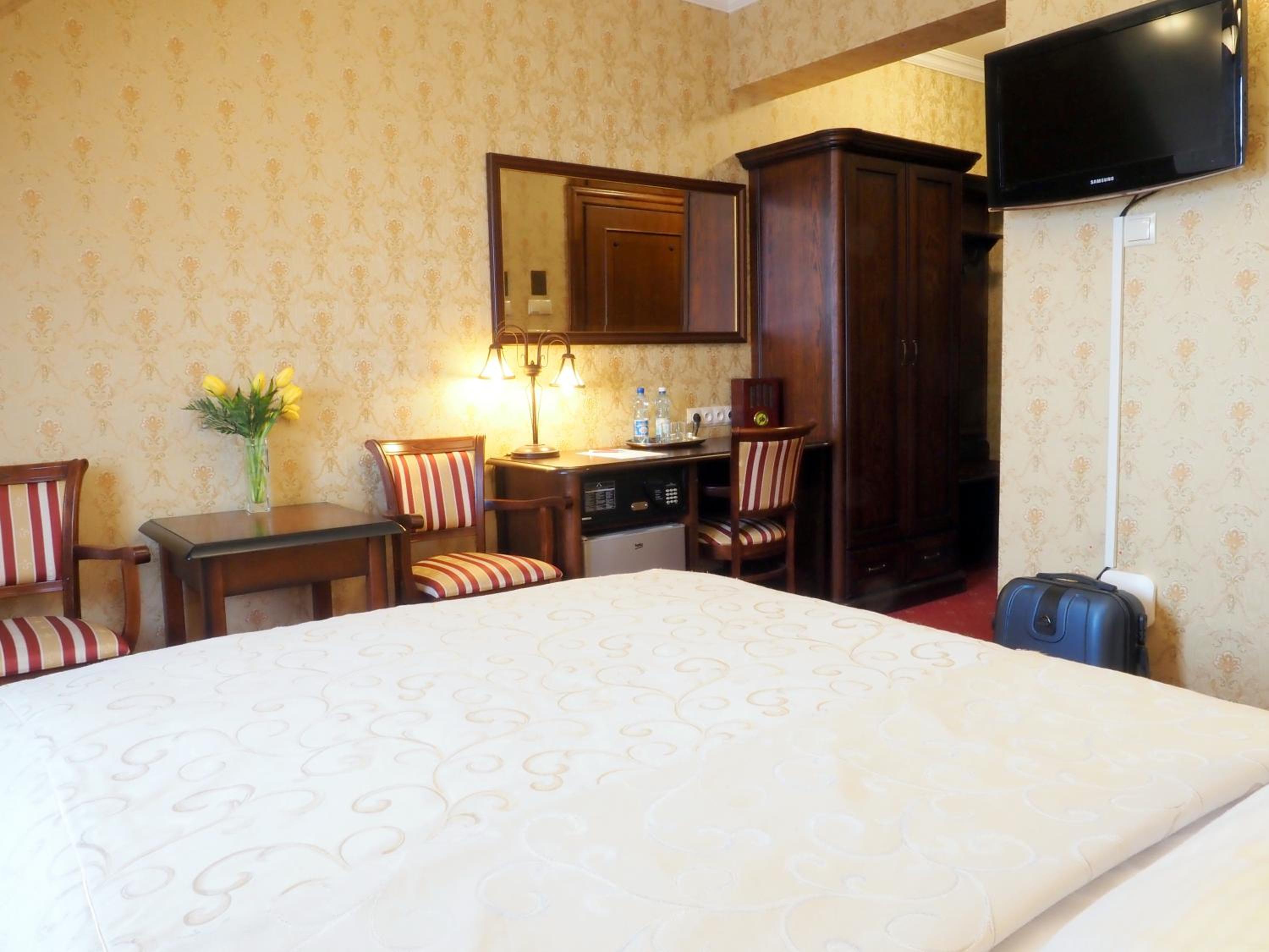 Double Room - Photo 5