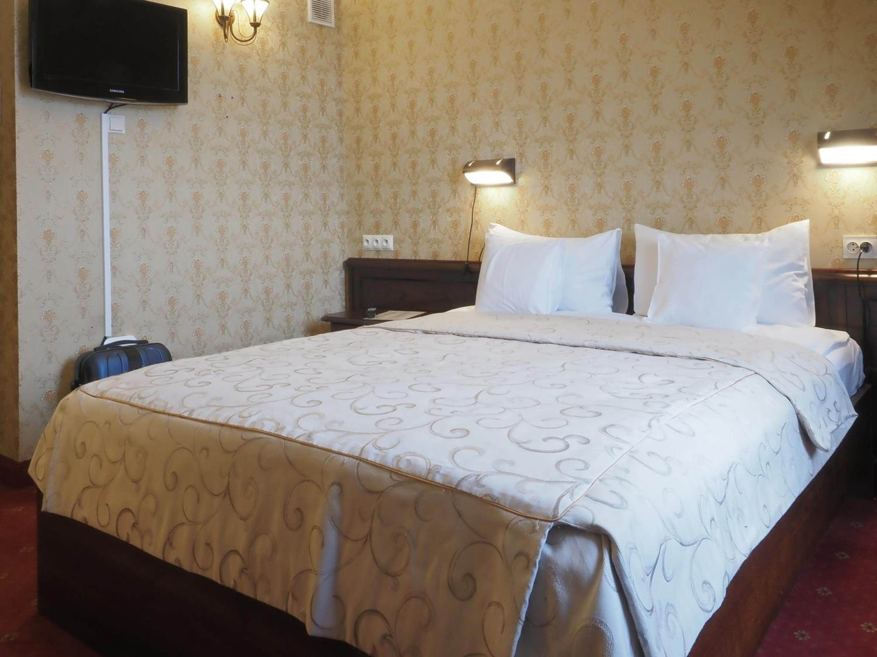 Double Room - Photo 8