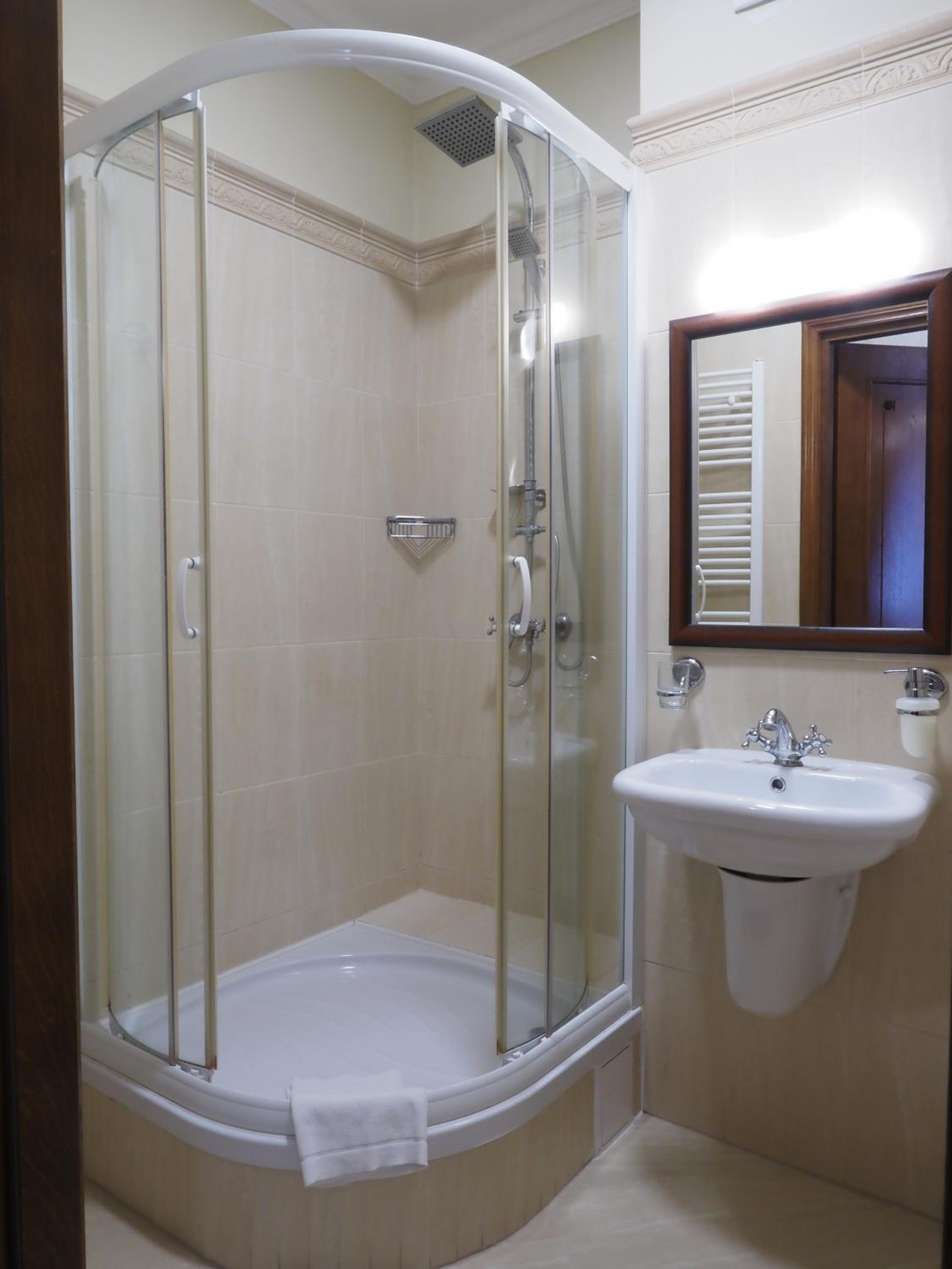 Double Room - Photo 9