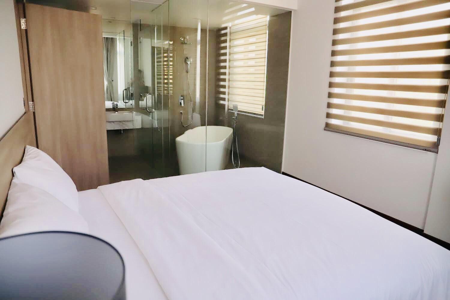 King Room with Spa Bath
