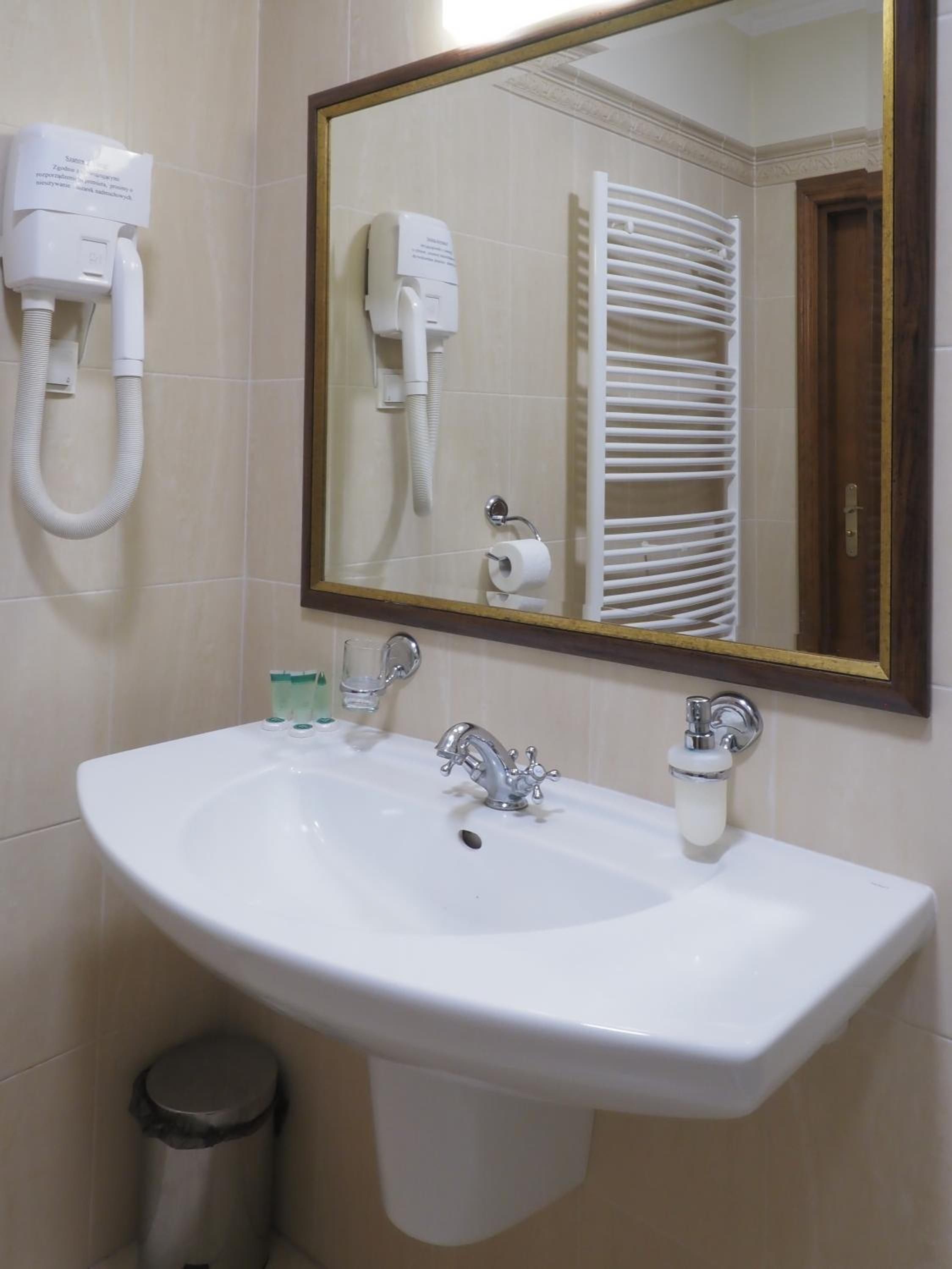 Triple Room - Photo 17