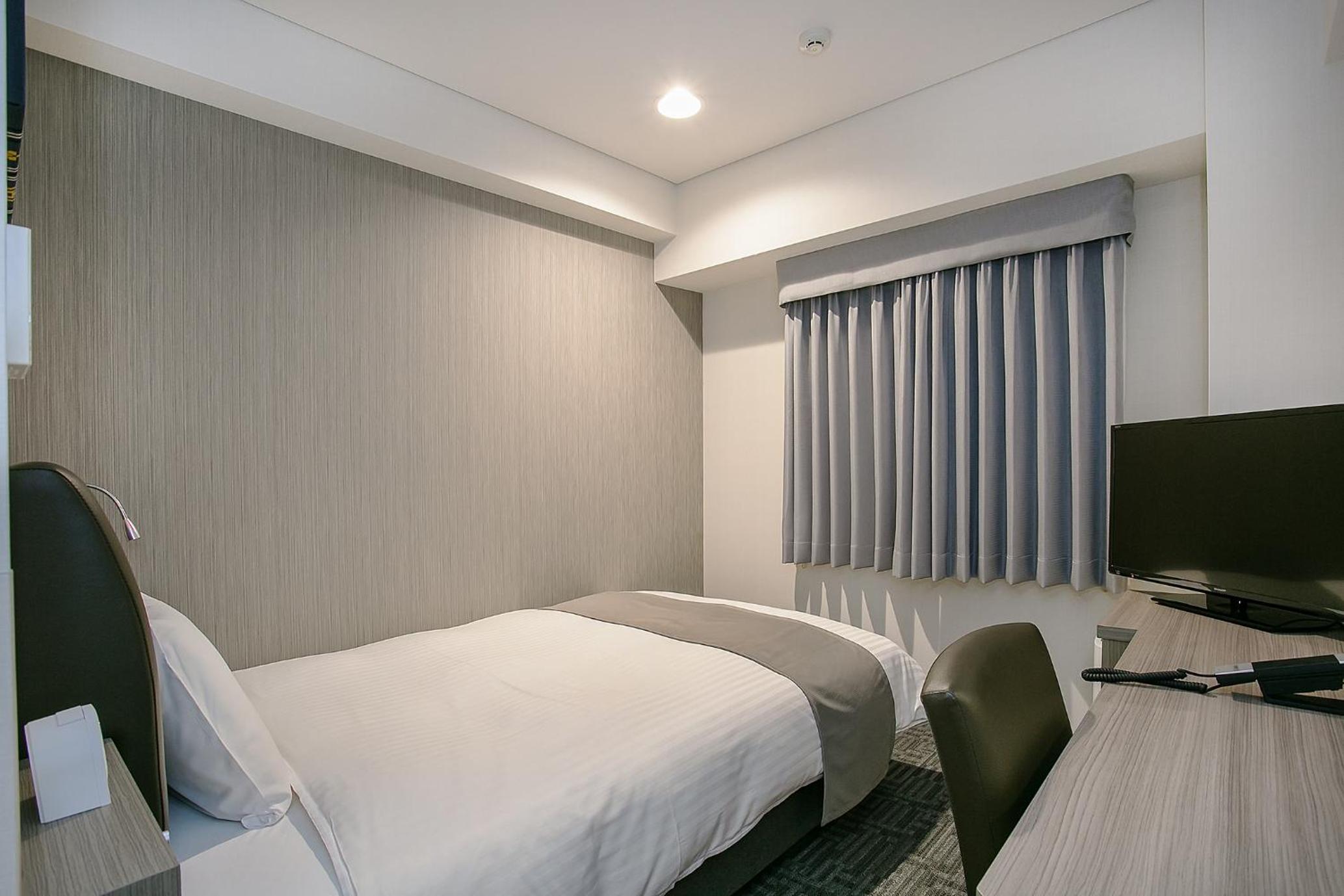 Double Room with Small Double Bed - Non-Smoking - Photo 3