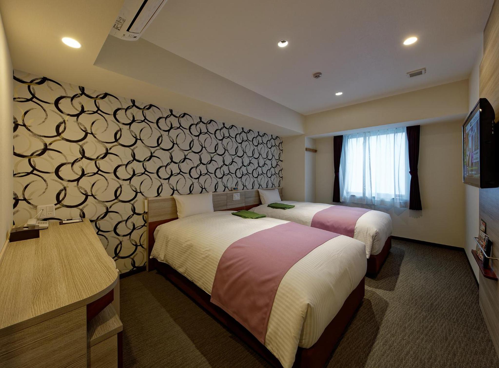Twin Room - Non-Smoking - Photo 4