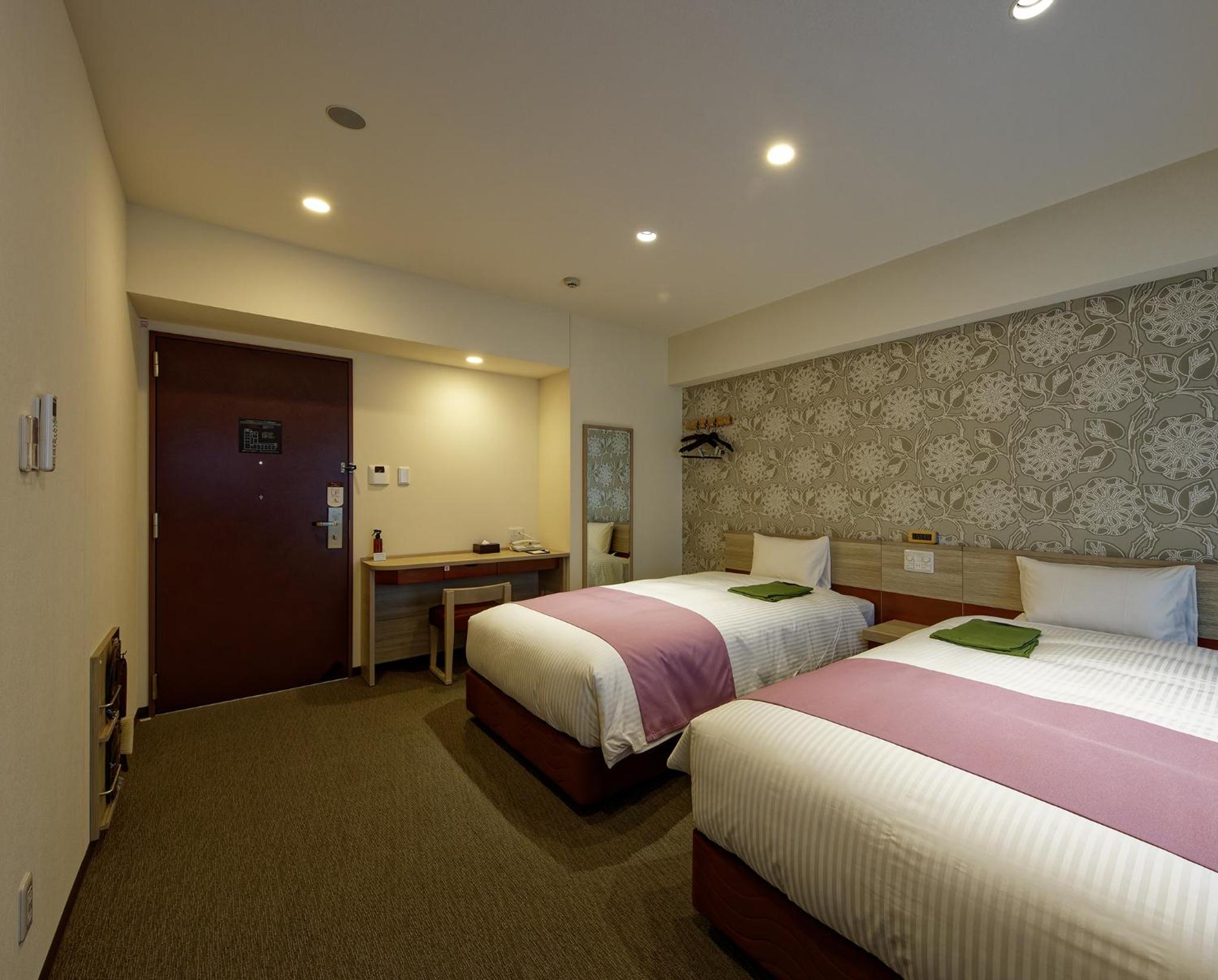 Twin Room - Non-Smoking - Photo 1