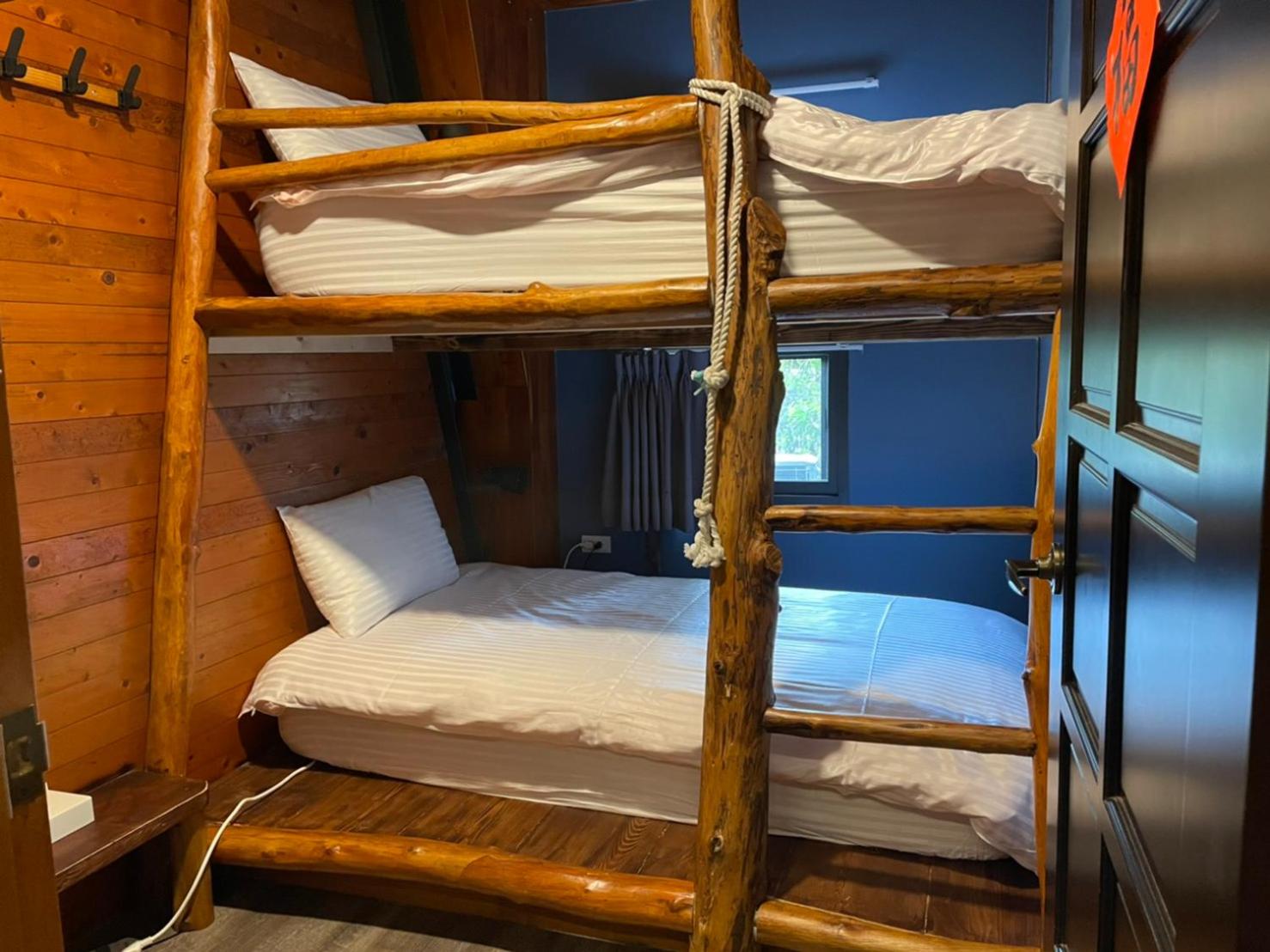 Double or Twin Room with Shared Bathroom photo 3