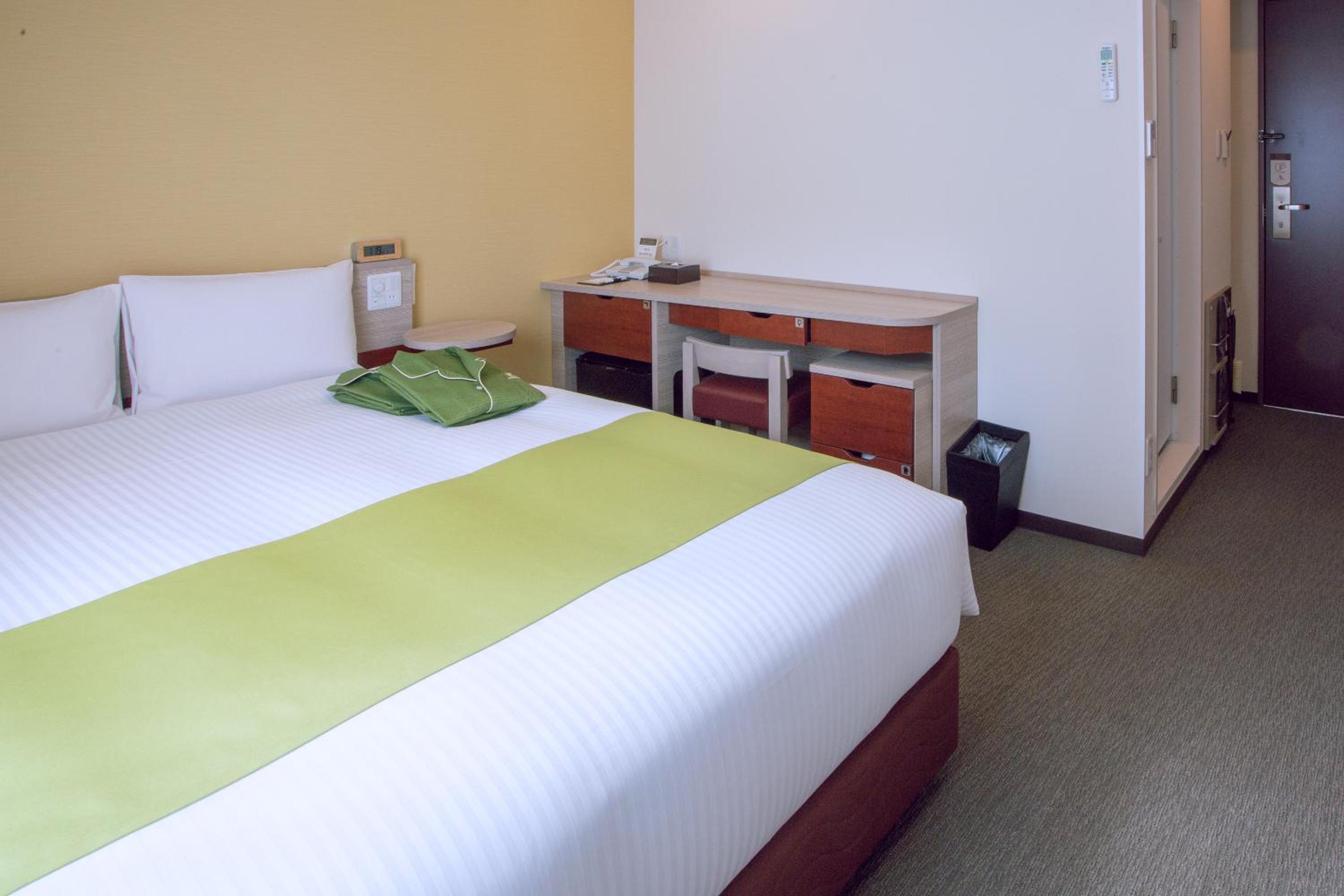 Double Room - Non-Smoking  - Photo 5