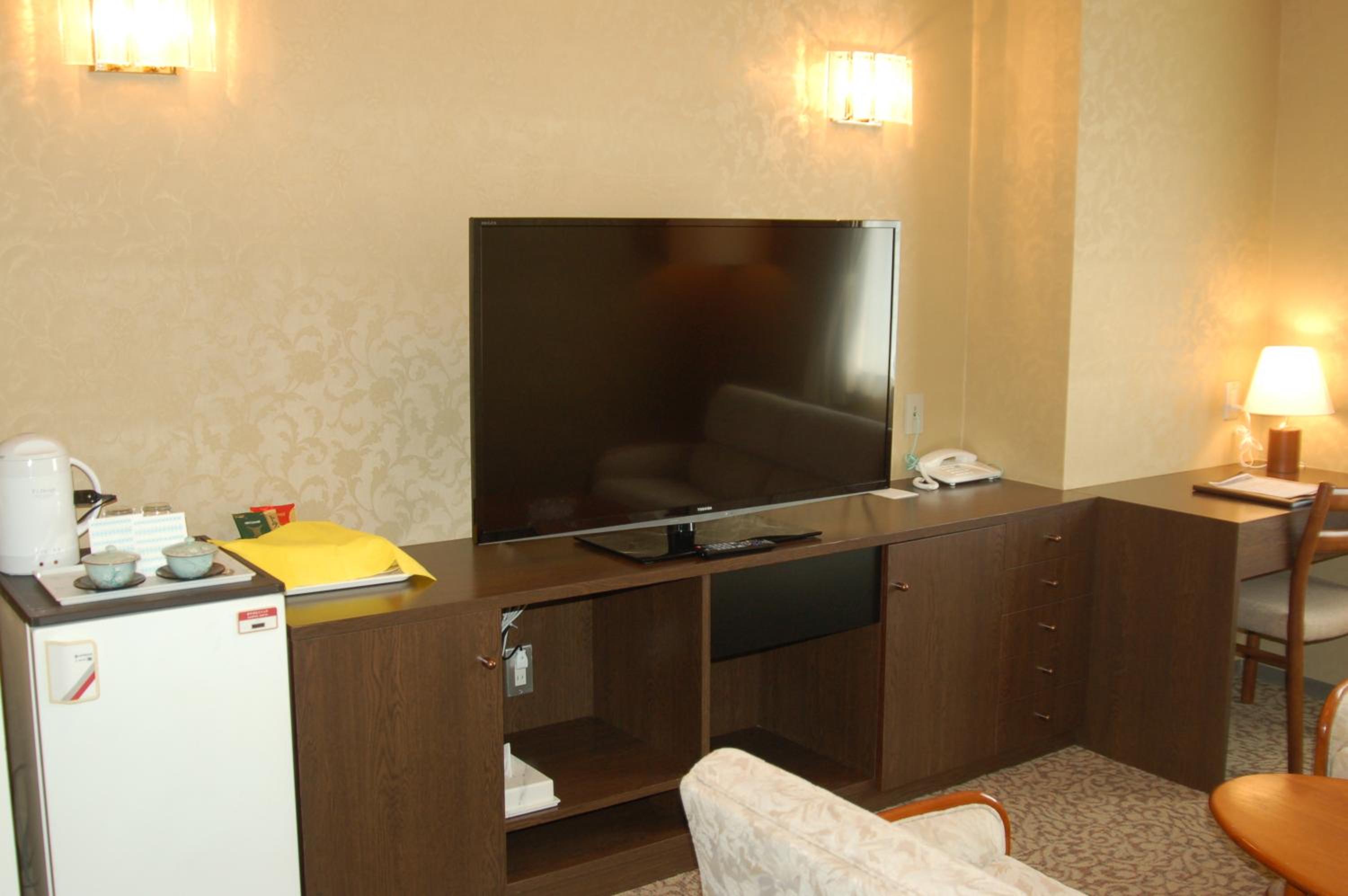 Suite - Smoking photo 3