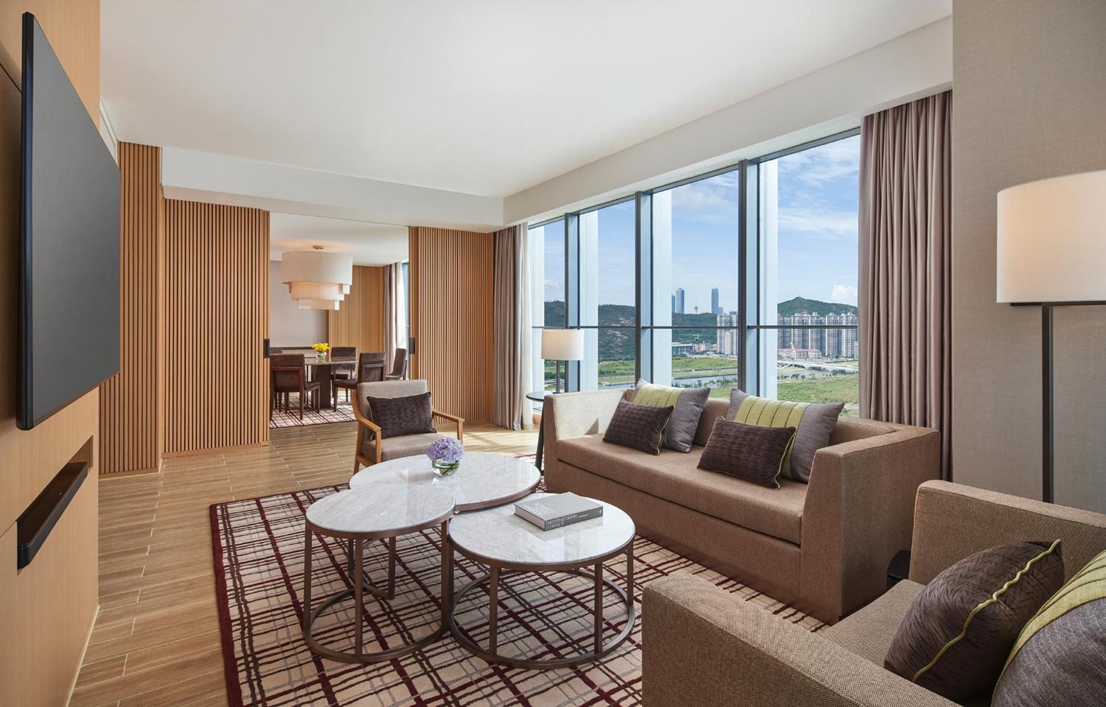 Premium King Suite