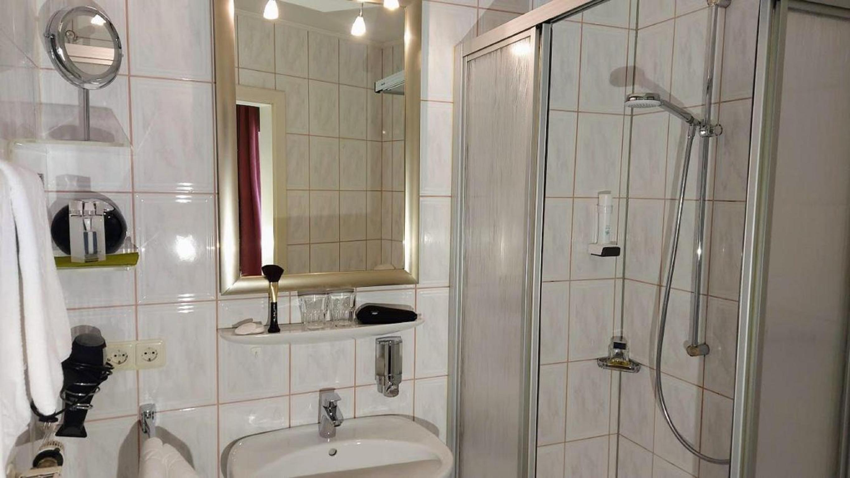 Single Room photo 2