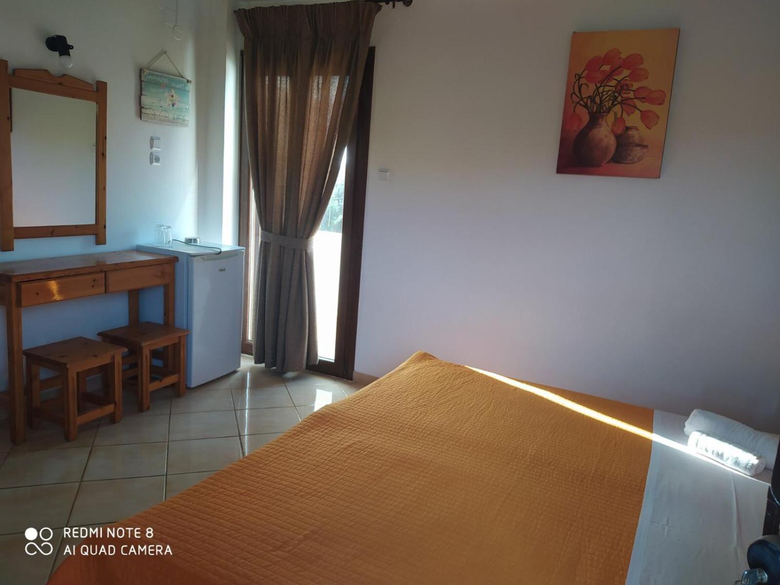 Standard Double or Twin Room with Garden View - Photo 5