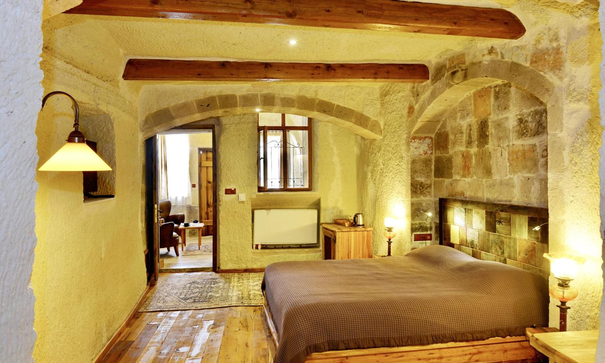 Suite with Mountain View - Photo 19