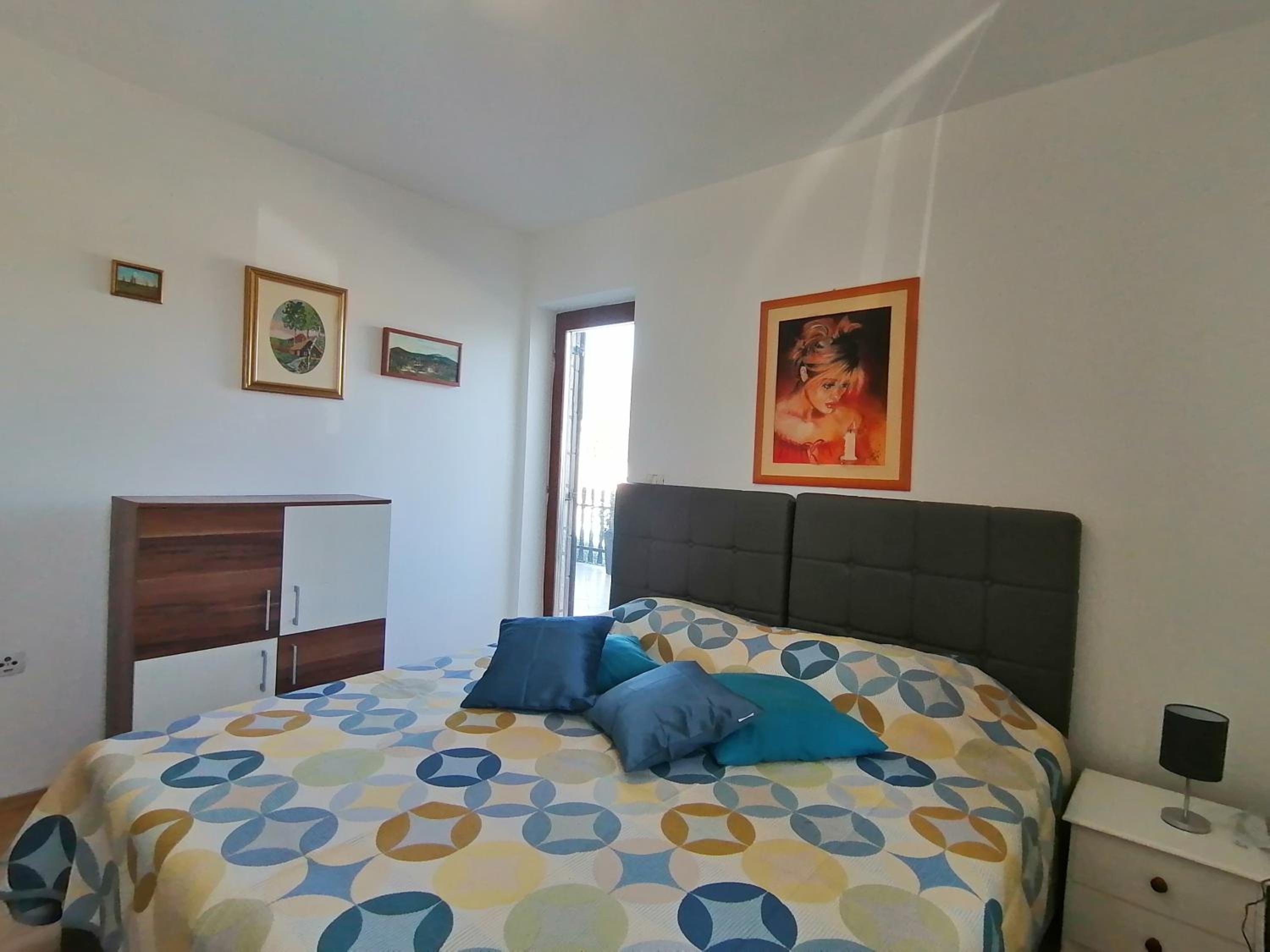 Four-Bedroom House photo 1