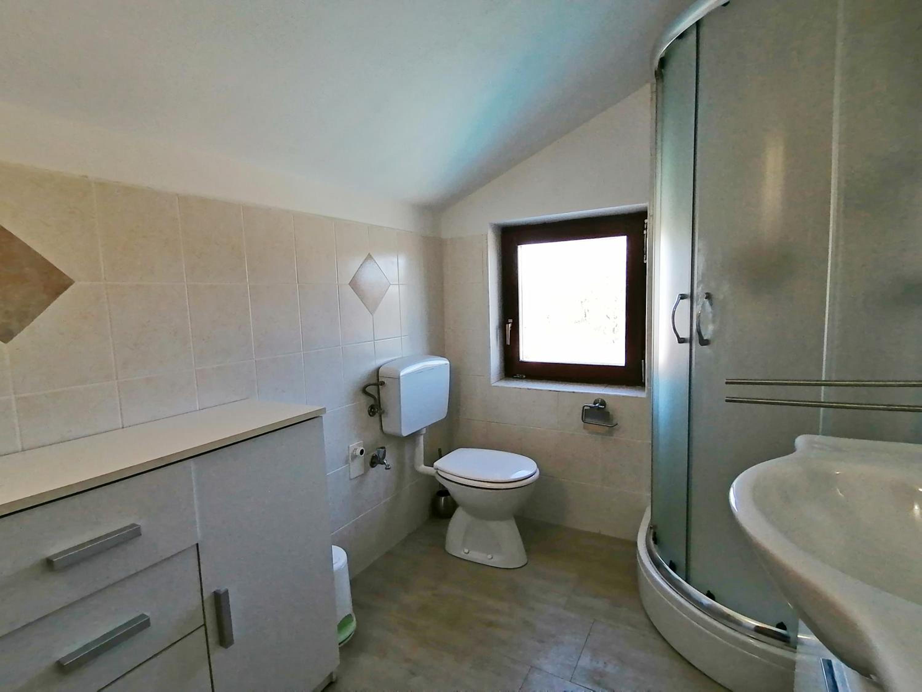 Four-Bedroom House photo 3
