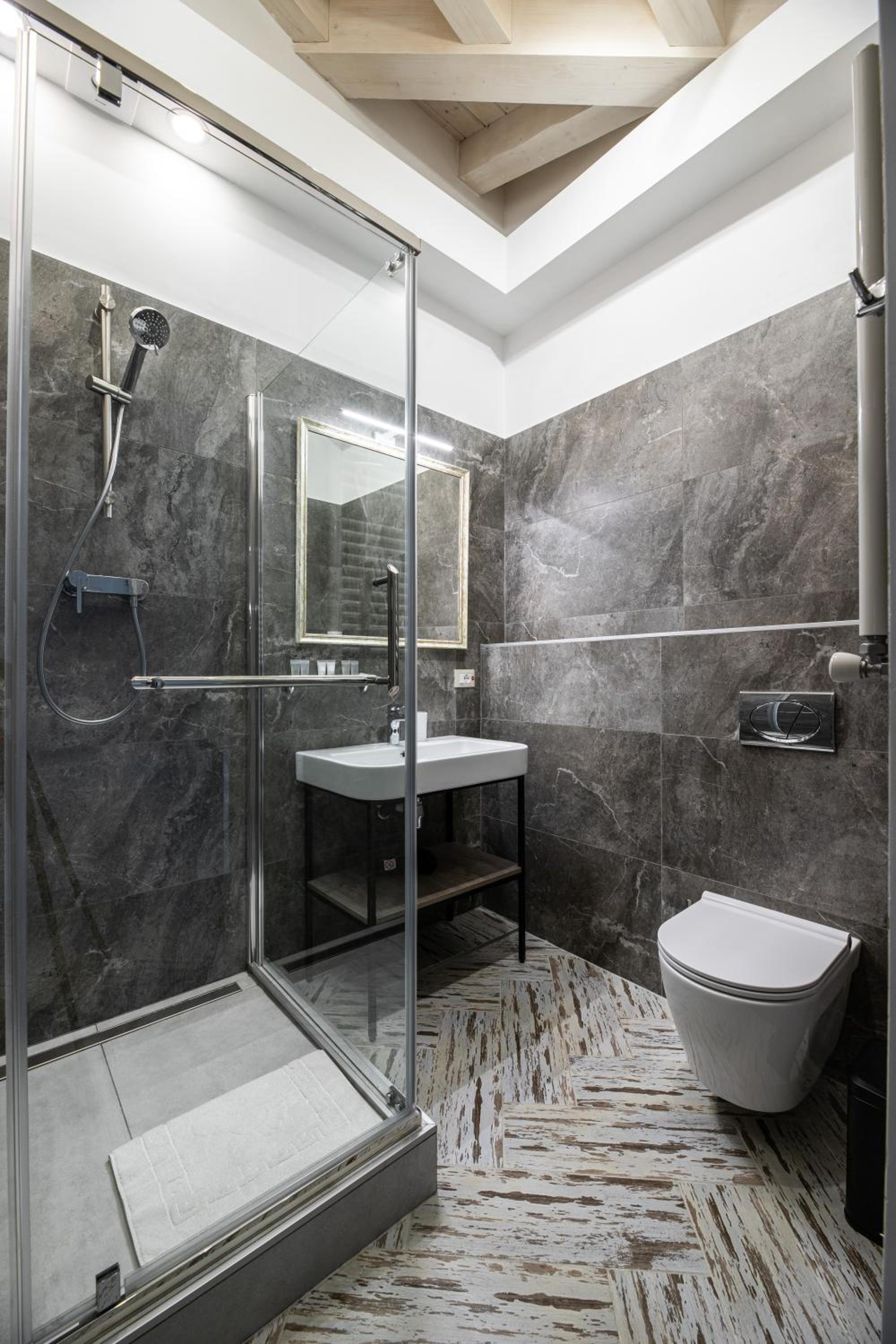 Superior King Room photo 2